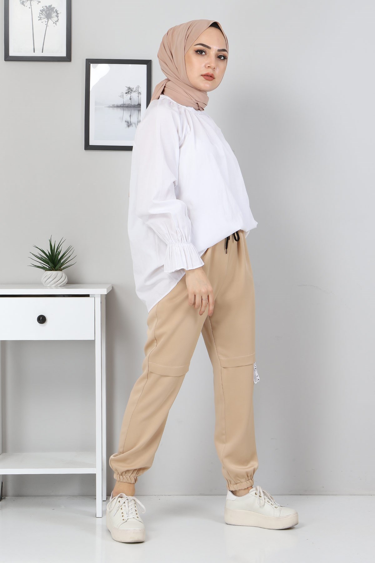 Yazı Detaylı Lastikli Pantolon Vizon 10796