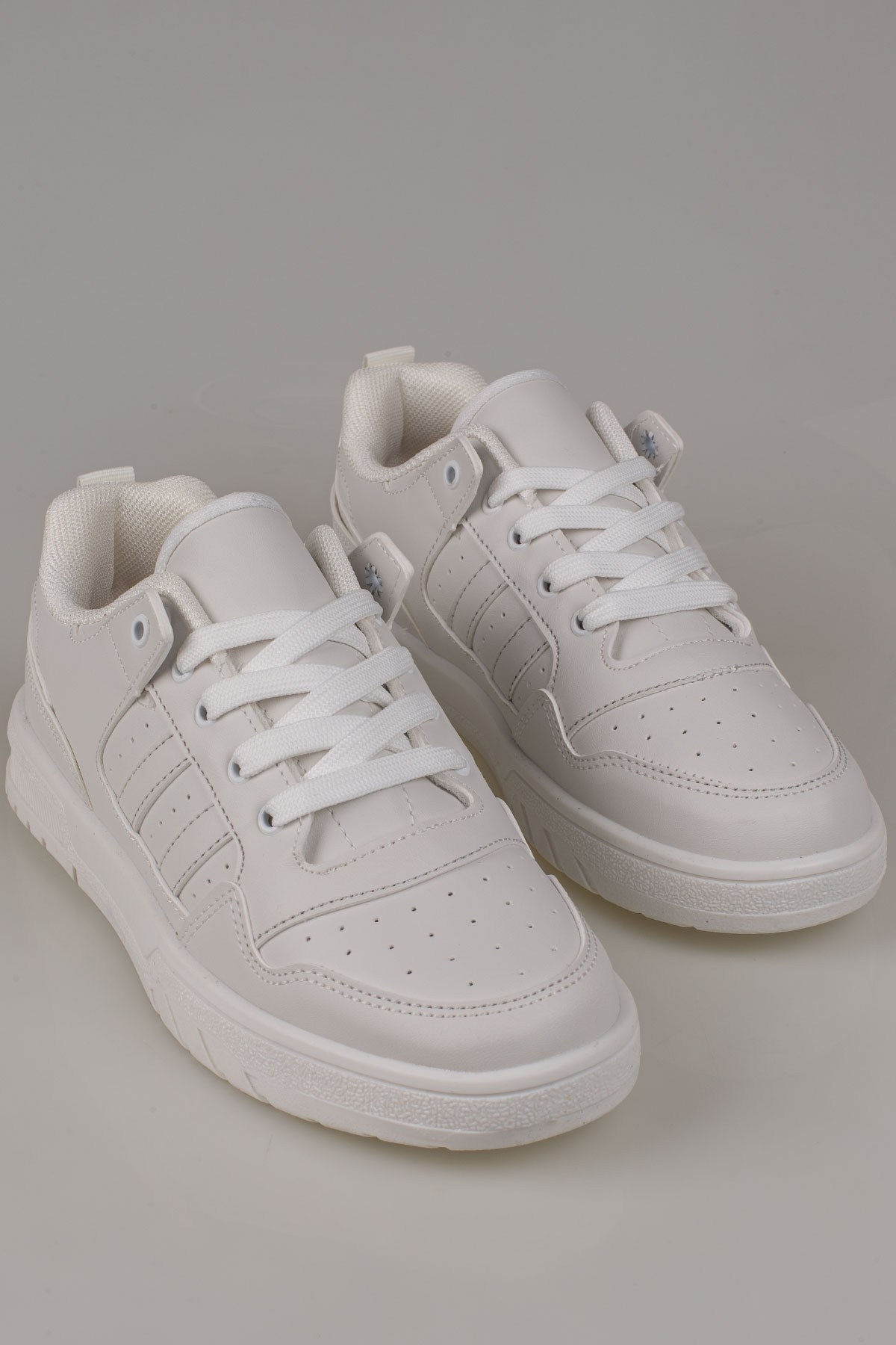 Trend Adımlar Beyaz  Bağcıklı Düz Taban Unisex Spor Ayakkabı