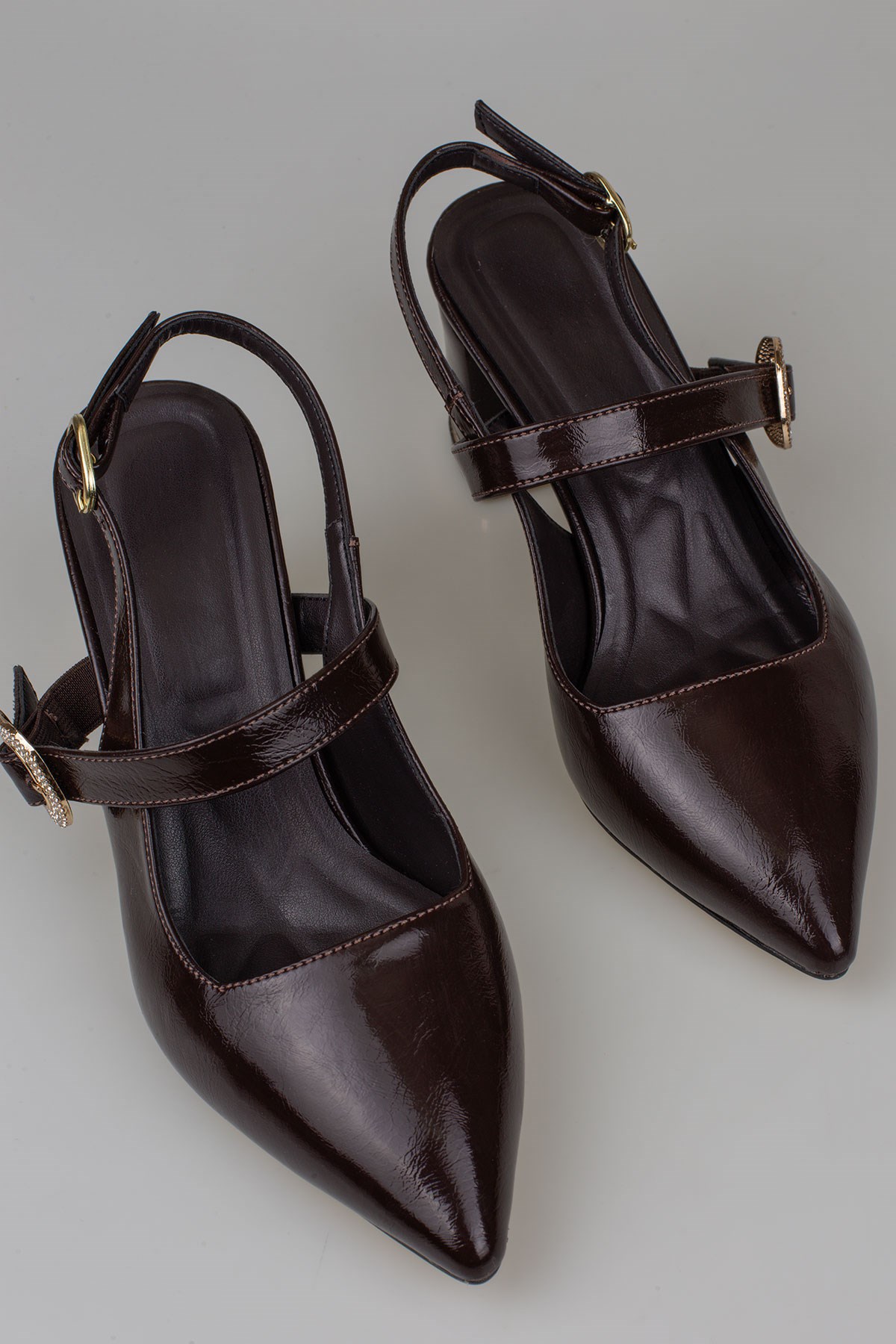 Trend Adımlar Kahverengi  Kadın Slingback Topuklu Taş Tokalı Ayakkabı