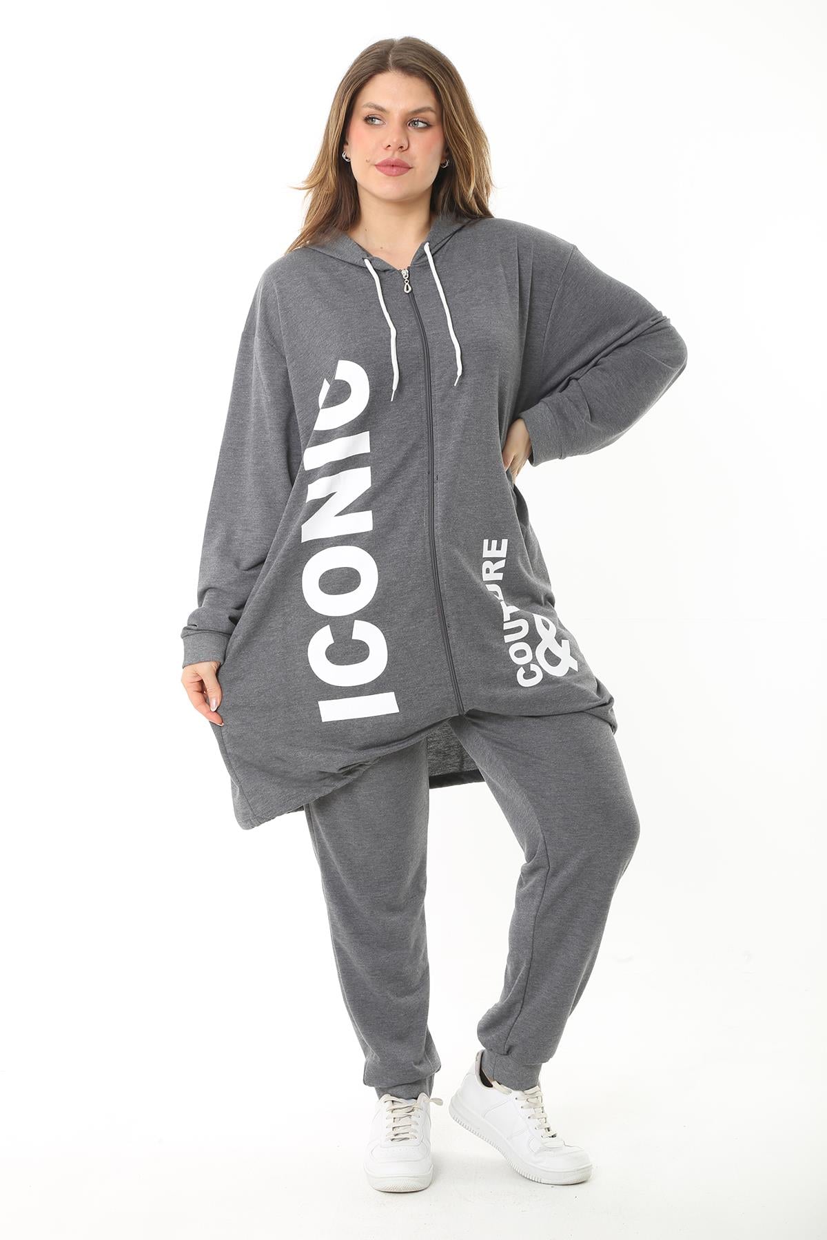 Kadın Büyük Beden Gri Baskı Ve Fermuar Detaylı Kapşonlu Sweatshirt Pantolon Takım 65N37128