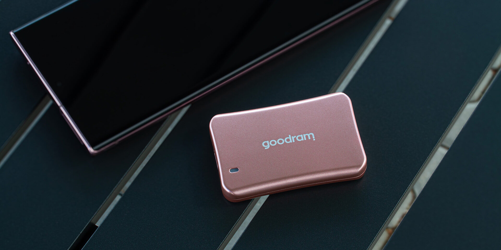 GOODRAM 500GB SSDPR-HX200-500-RG USB 3.2 Harici Harddisk Pembe