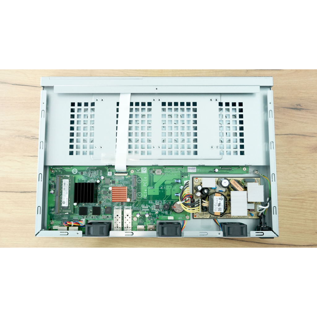 QNAP TurboNAS TS-435XeU 4Gb Ram 4xYuvalı RACK NAS