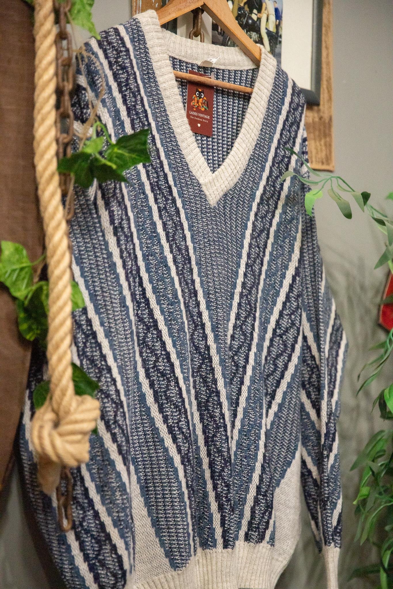 90's Coogi Wool V Yaka Kazak