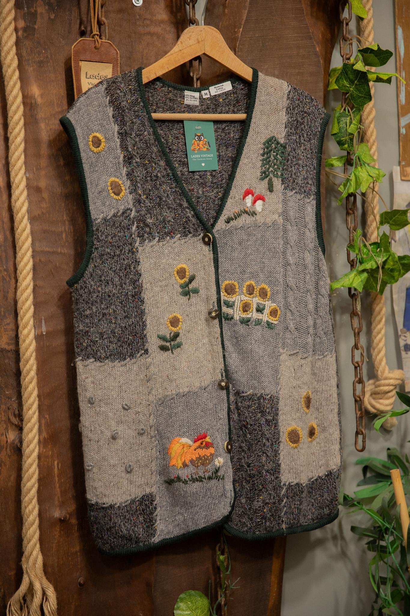 90's El Nakışlı Florak Wool Yelek