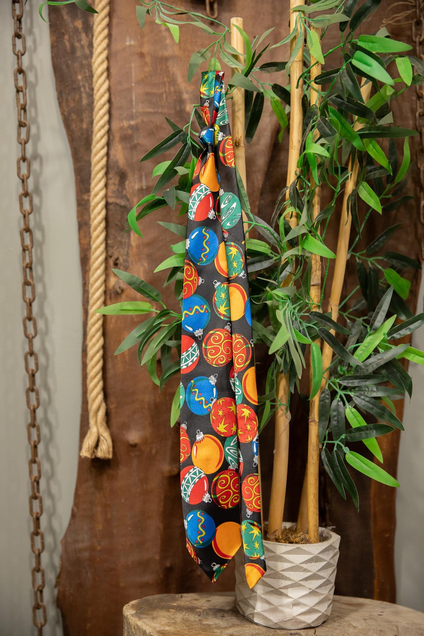 90's Festive Tie