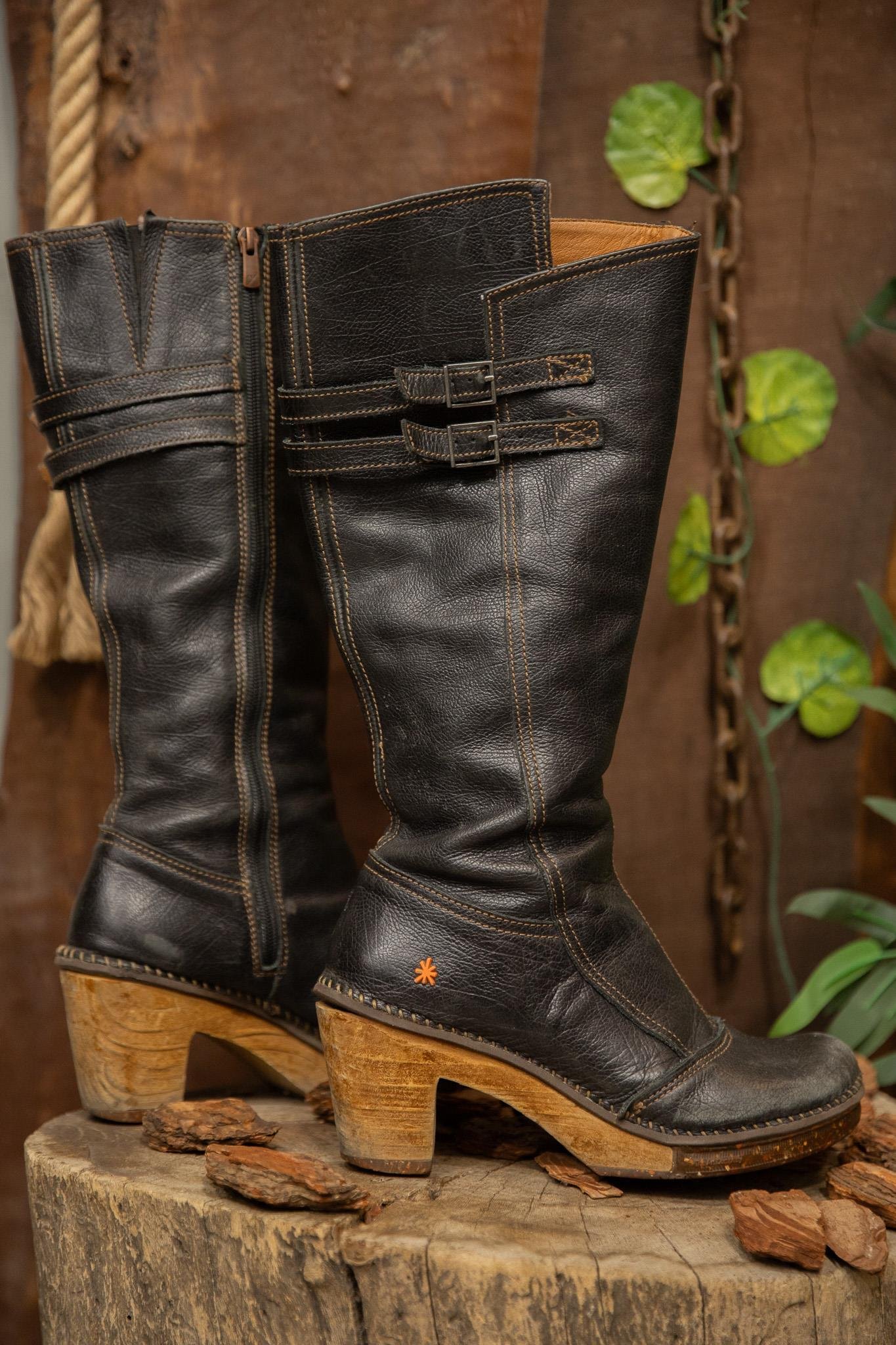 90's Platform Buckle Knee-High Deri Çizme