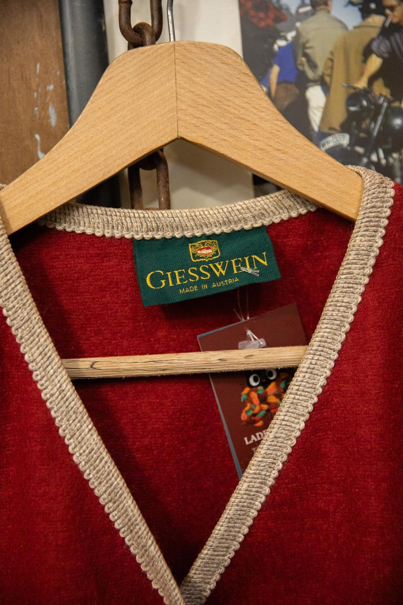 Austrian Bavyera Cherry Yelek
