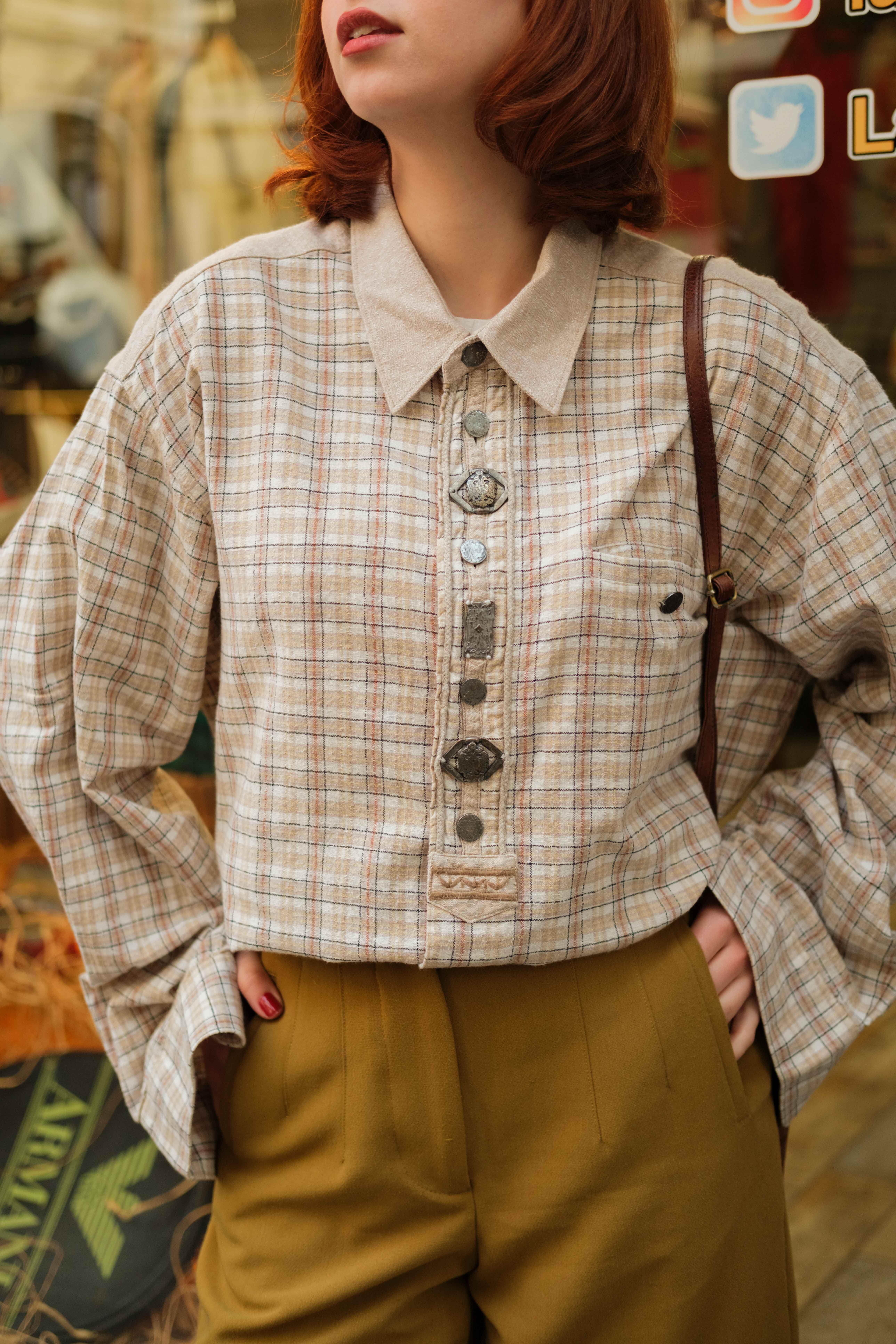 BAVYERA MODEL İŞLEMELİ GÖMLEK