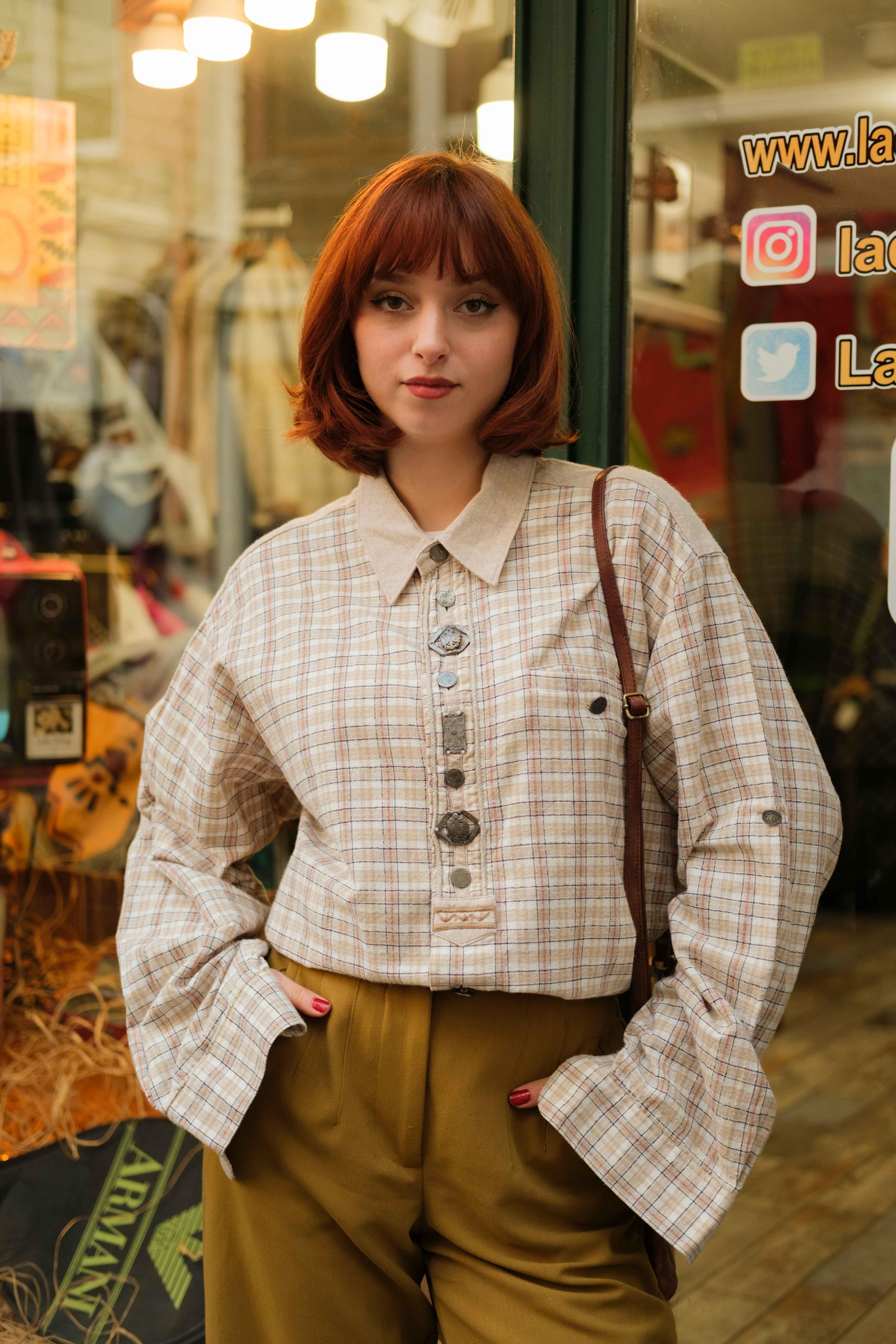 BAVYERA MODEL İŞLEMELİ GÖMLEK