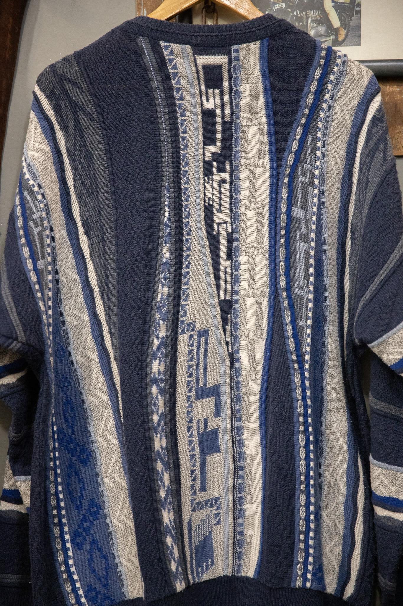 Bold Blue Waves 90s Kazak
