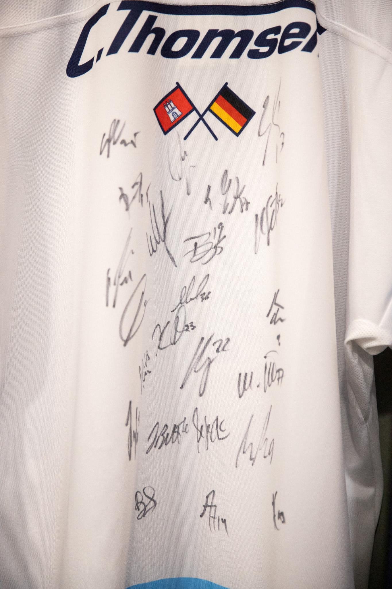 C.Thomsen İmzalı Original Forma