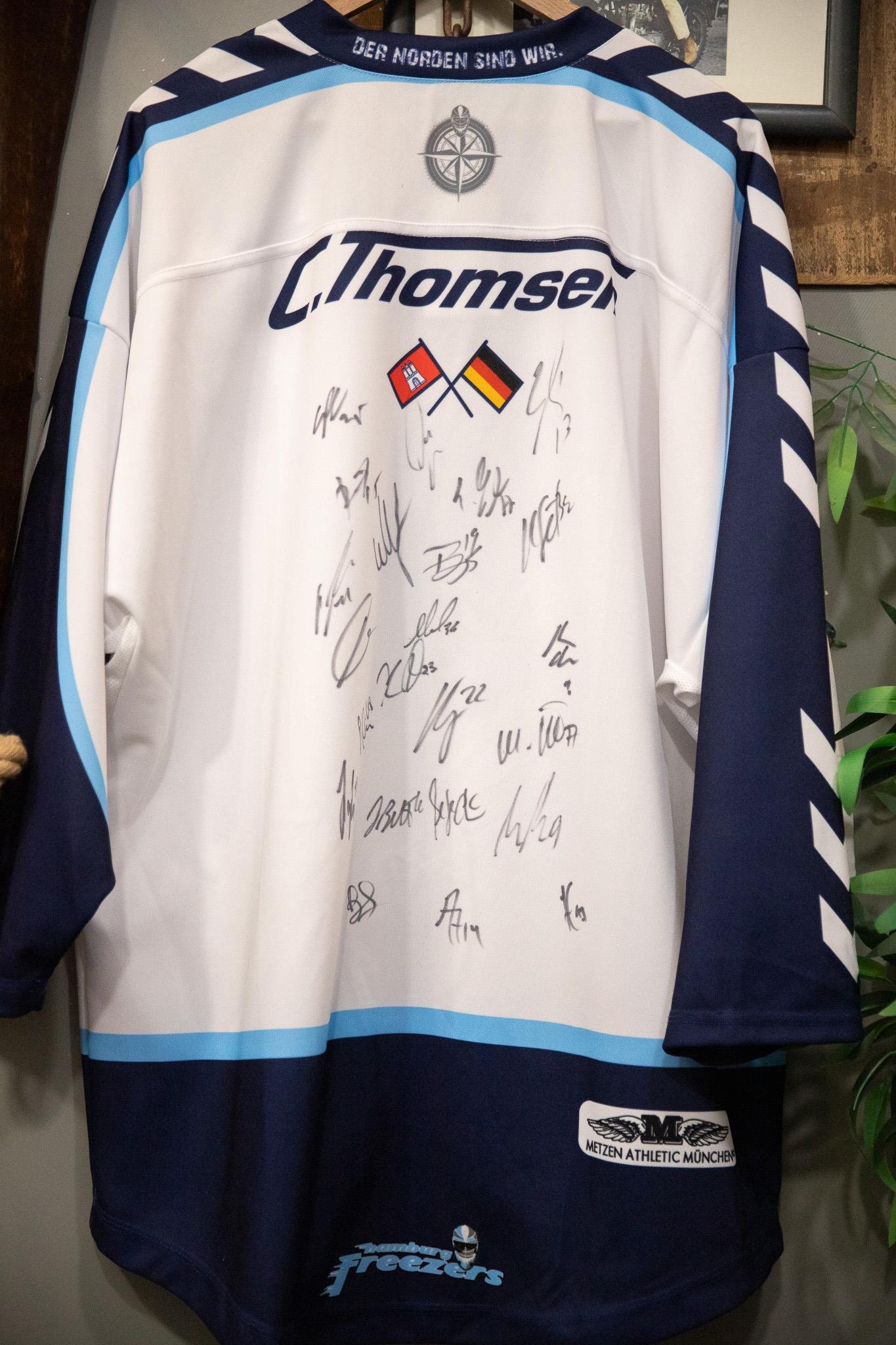 C.Thomsen İmzalı Original Forma