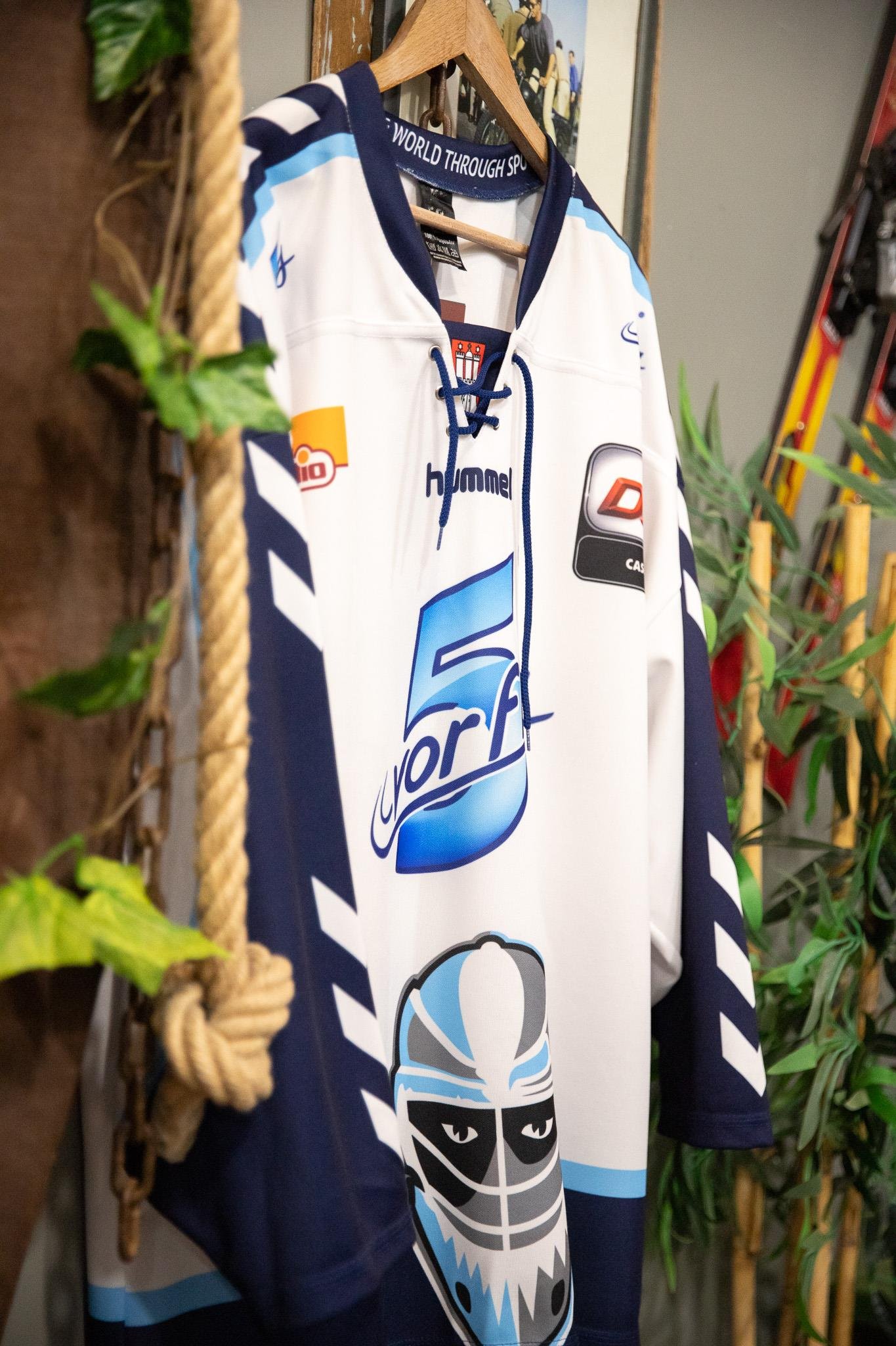 C.Thomsen İmzalı Original Forma