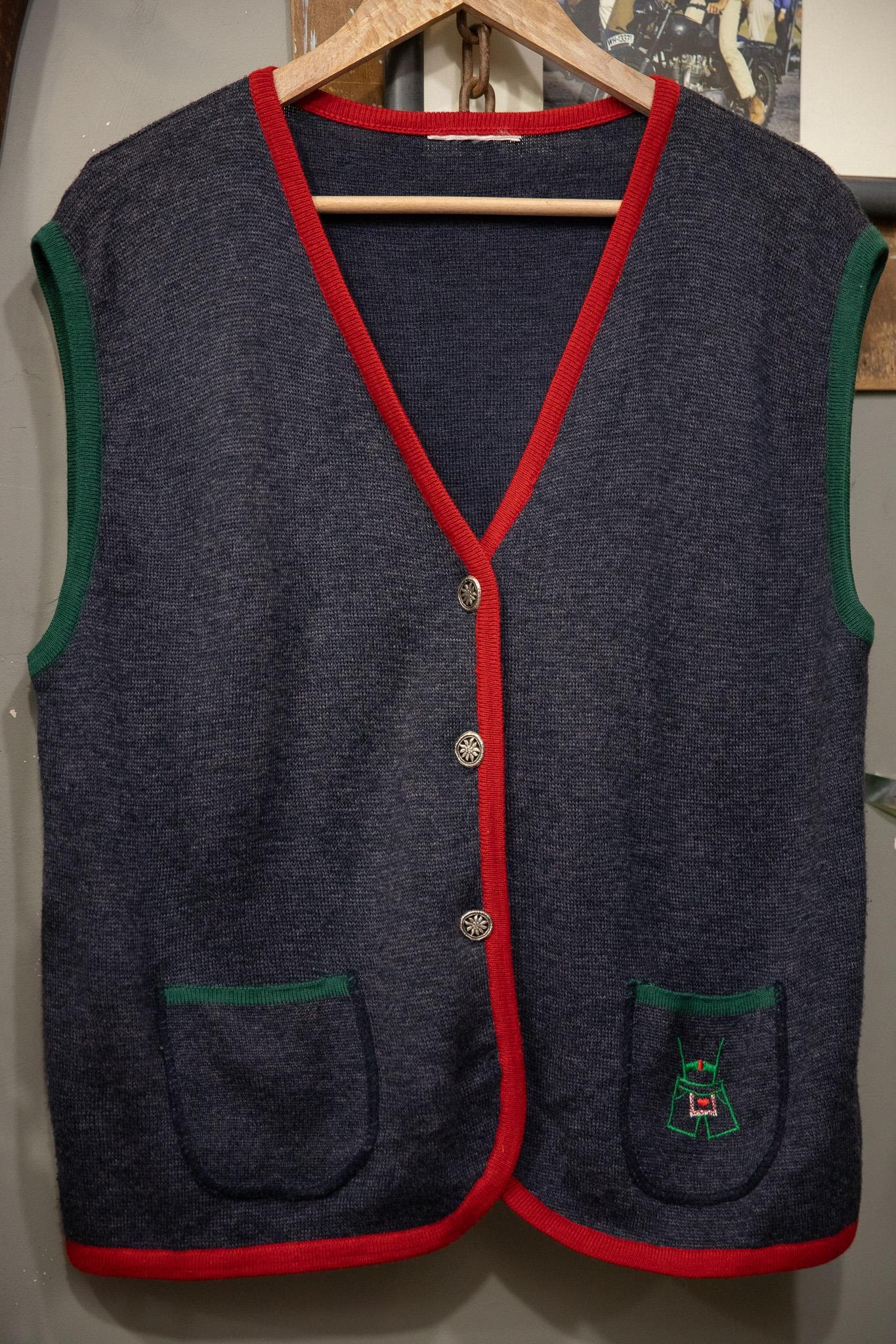 Classic Knit Yelek