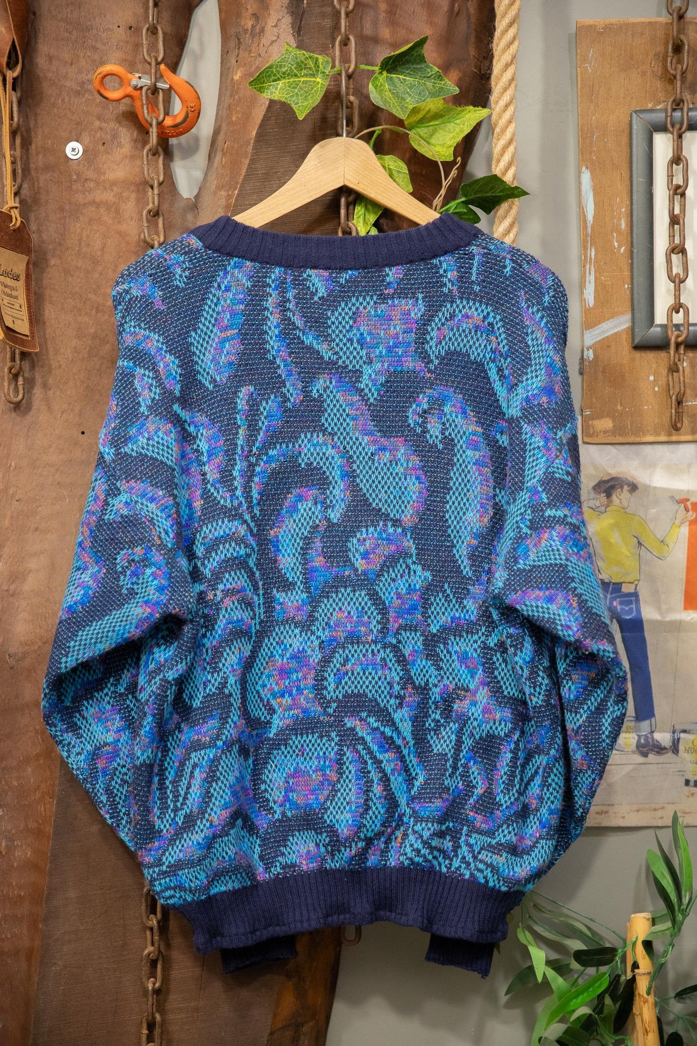 Classic V Yaka Wool Kazak