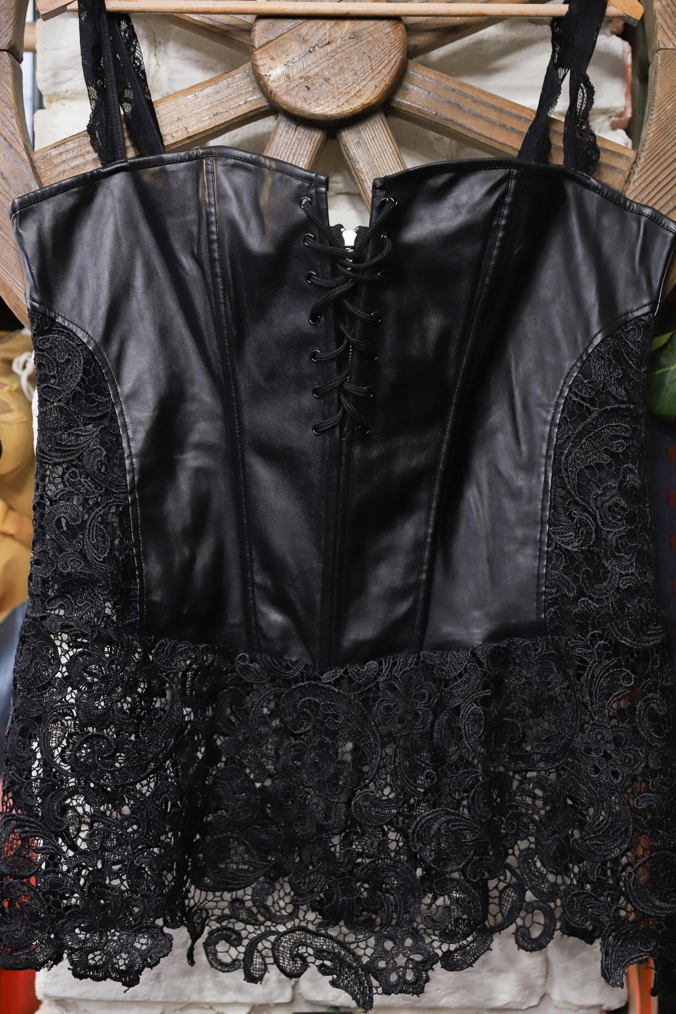 Goth Bağcıklı Dantel Deri Bustiyer