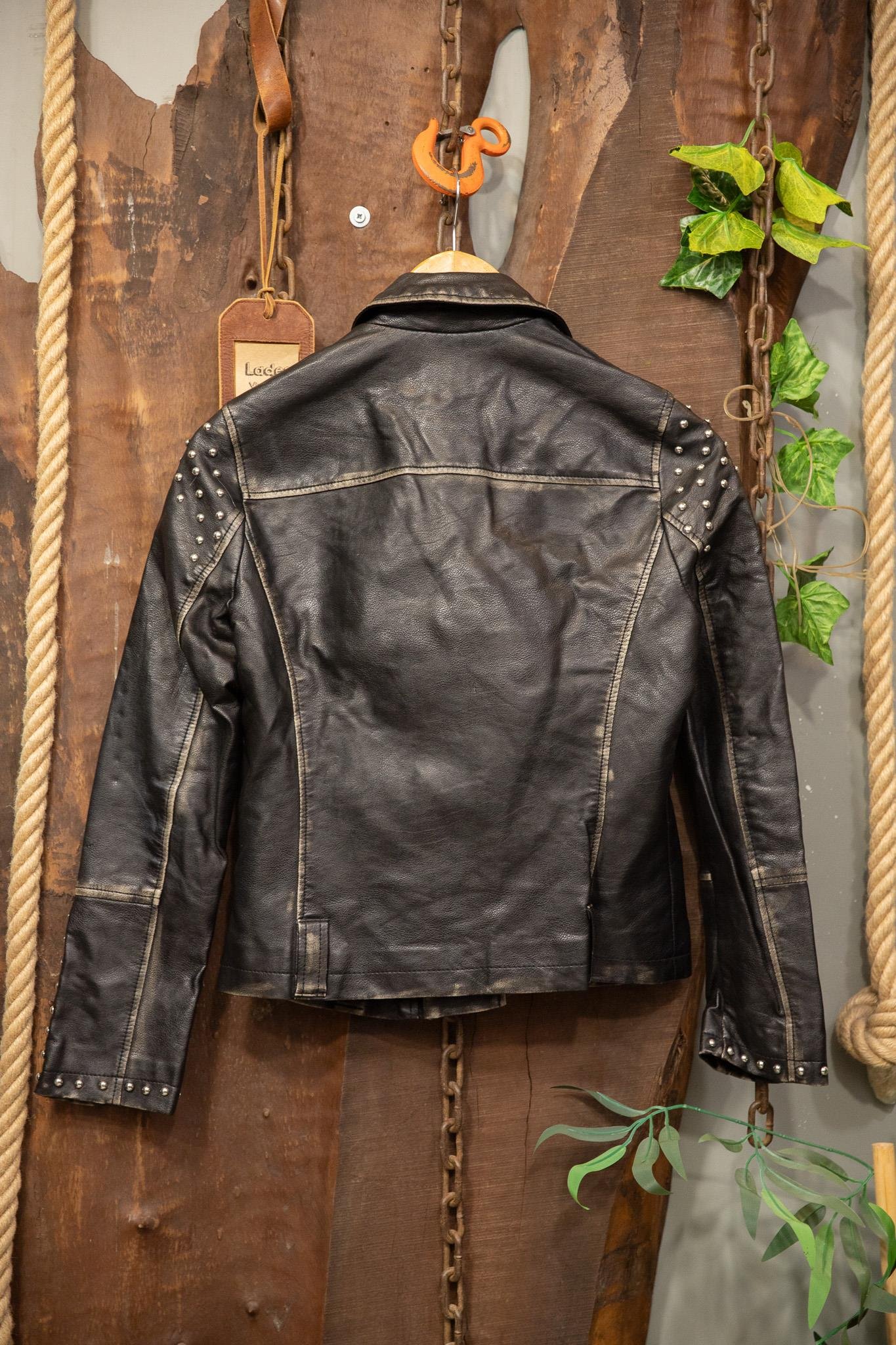 Metal Zımbalı Biker Deri Ceket