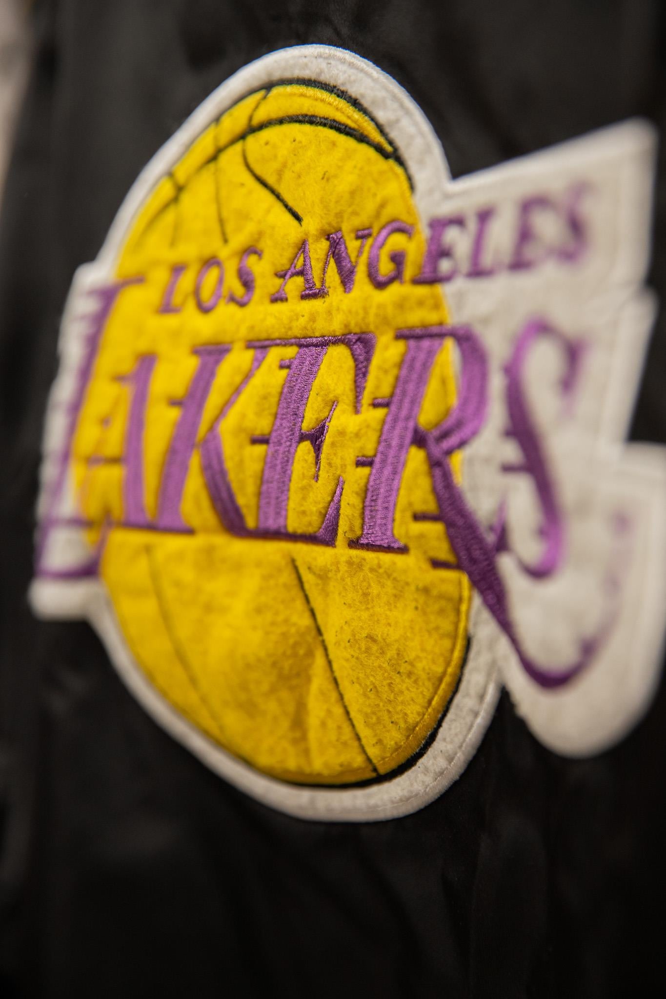 NBA LAKERS KOLEKSİYON MONT 