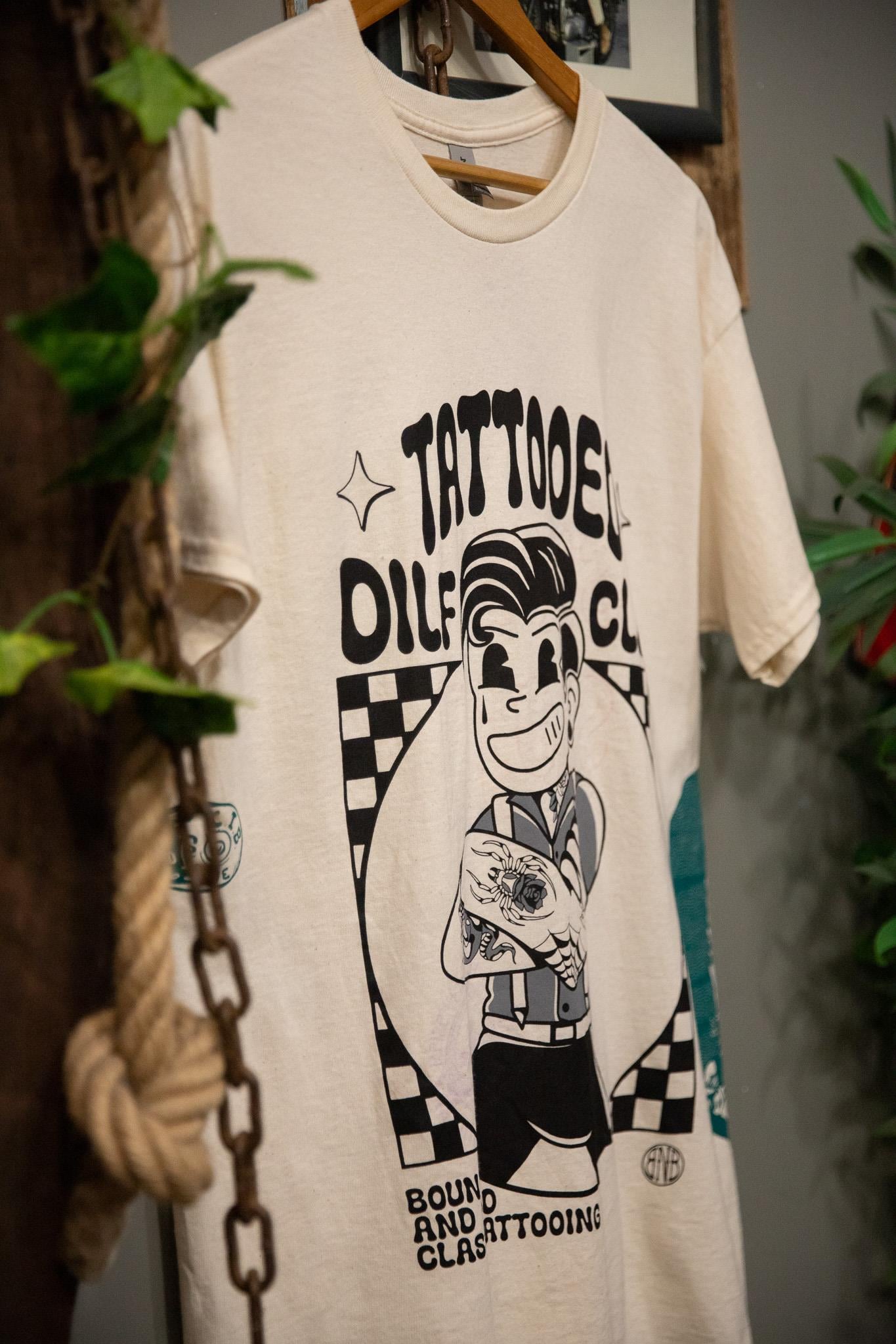 TATTOOED GILDAN 90s T-Shirt