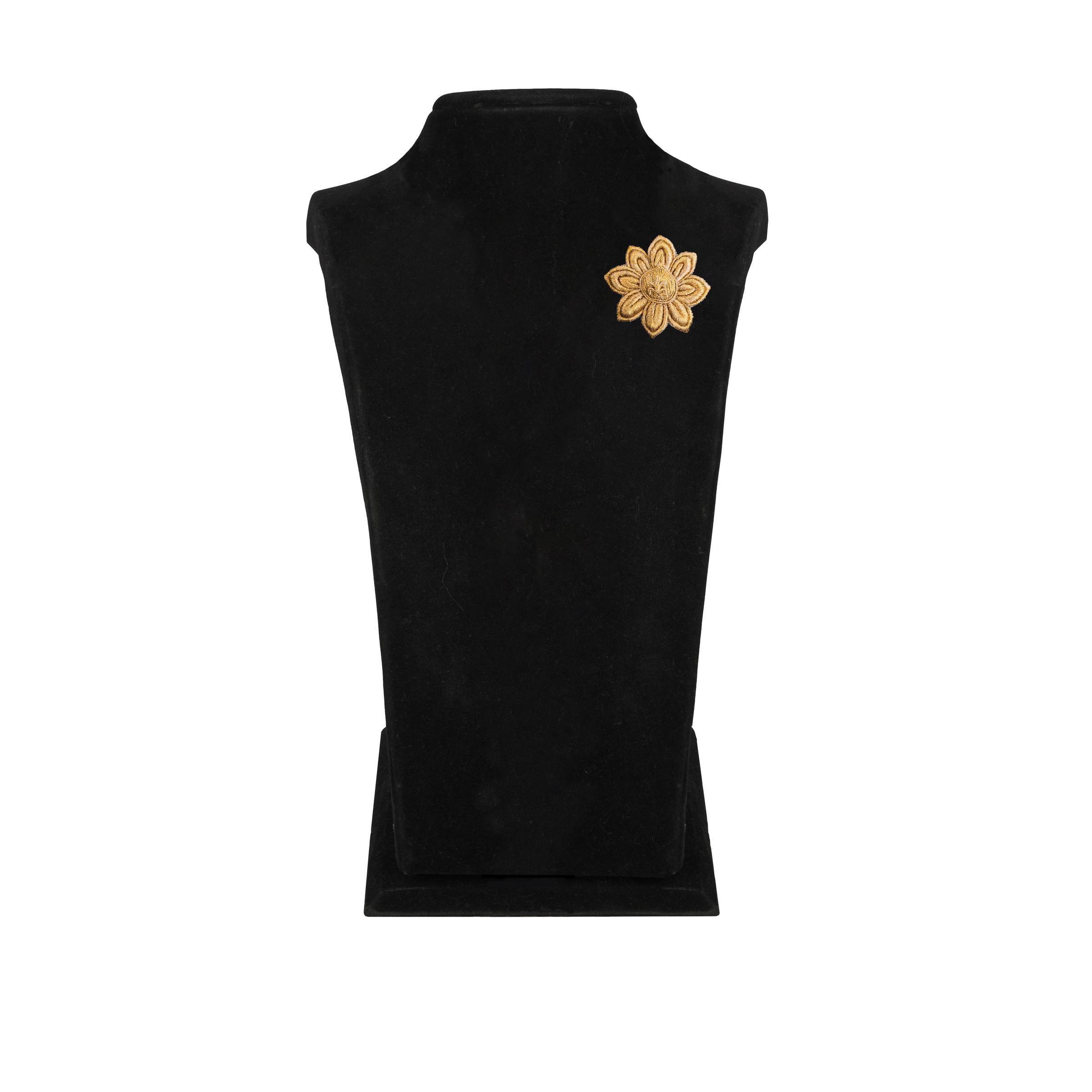 AYBÜKE YAKA İĞNESİ