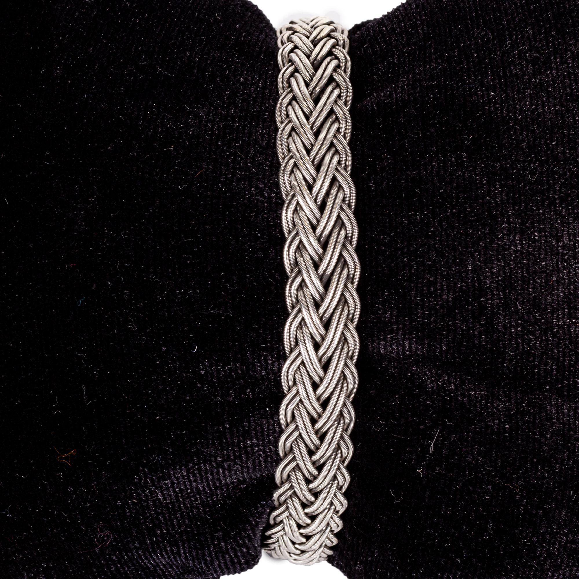 BALIKSIRTI MENGENE BİLEKLİK OKSİT (10,11 GR)