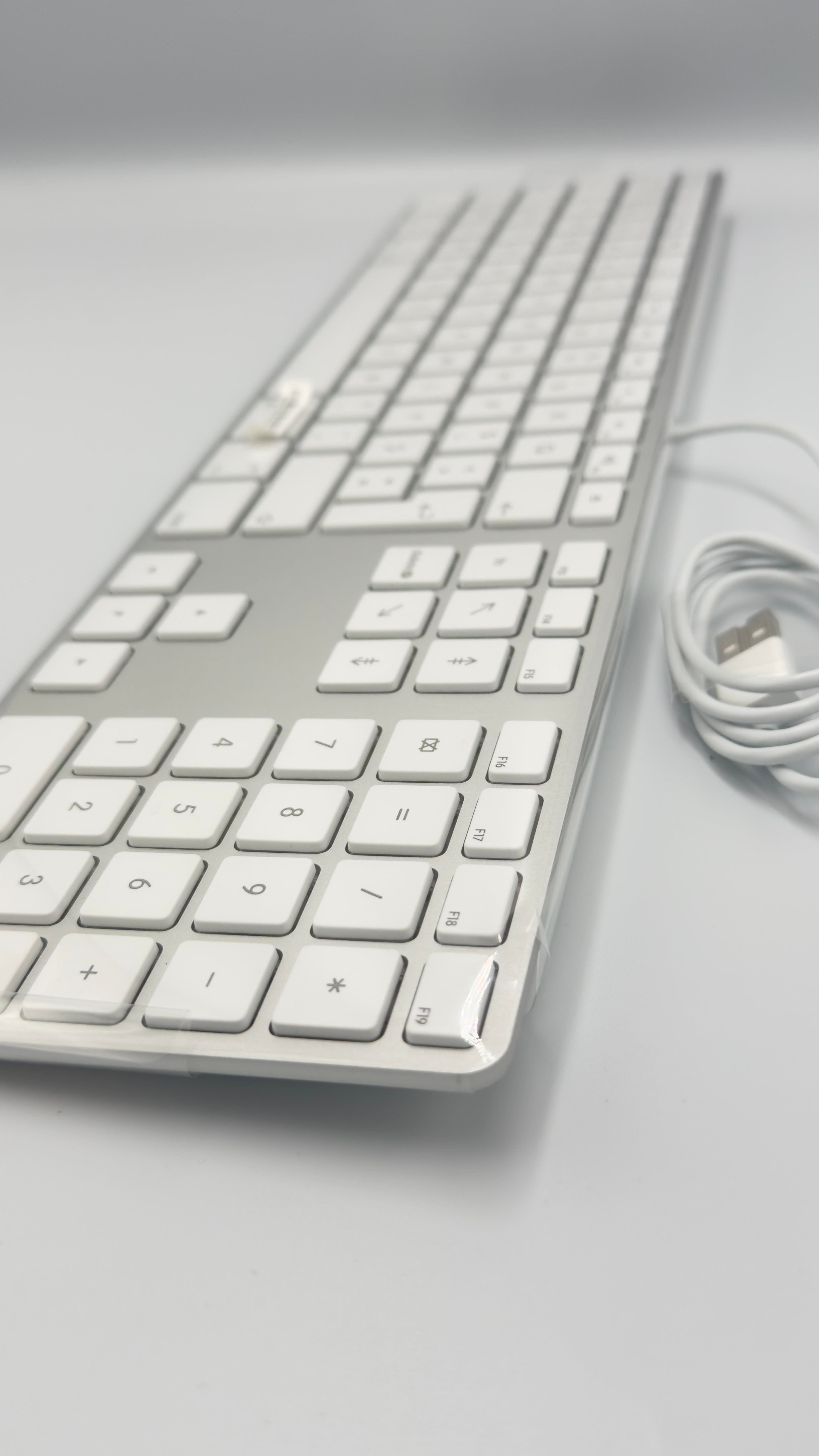 Apple Keyboard F Türkçe Numerikli USB Kablolu