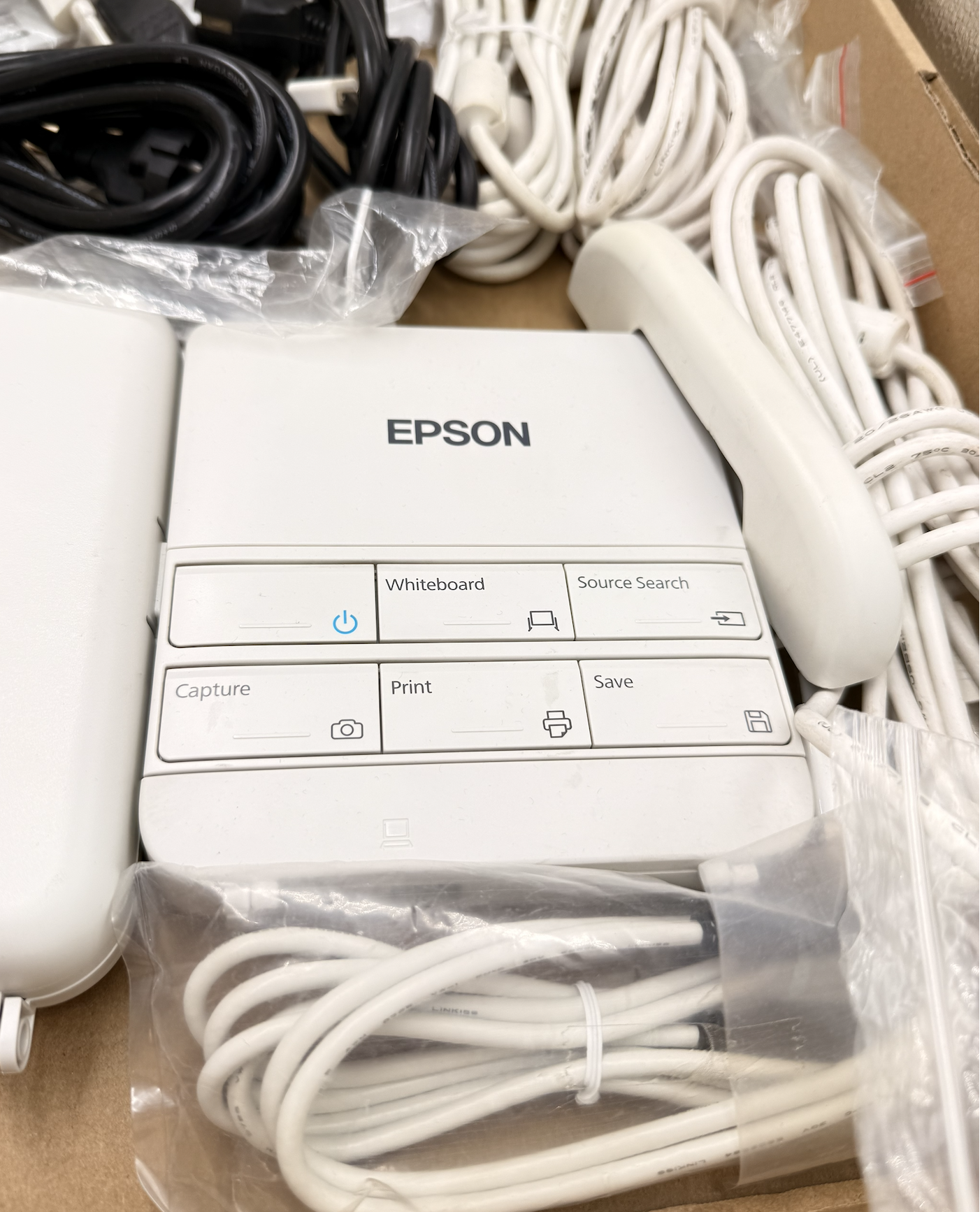 Epson EB-1430Wi Projeksiyon Cihazı - Ultra Short Throw