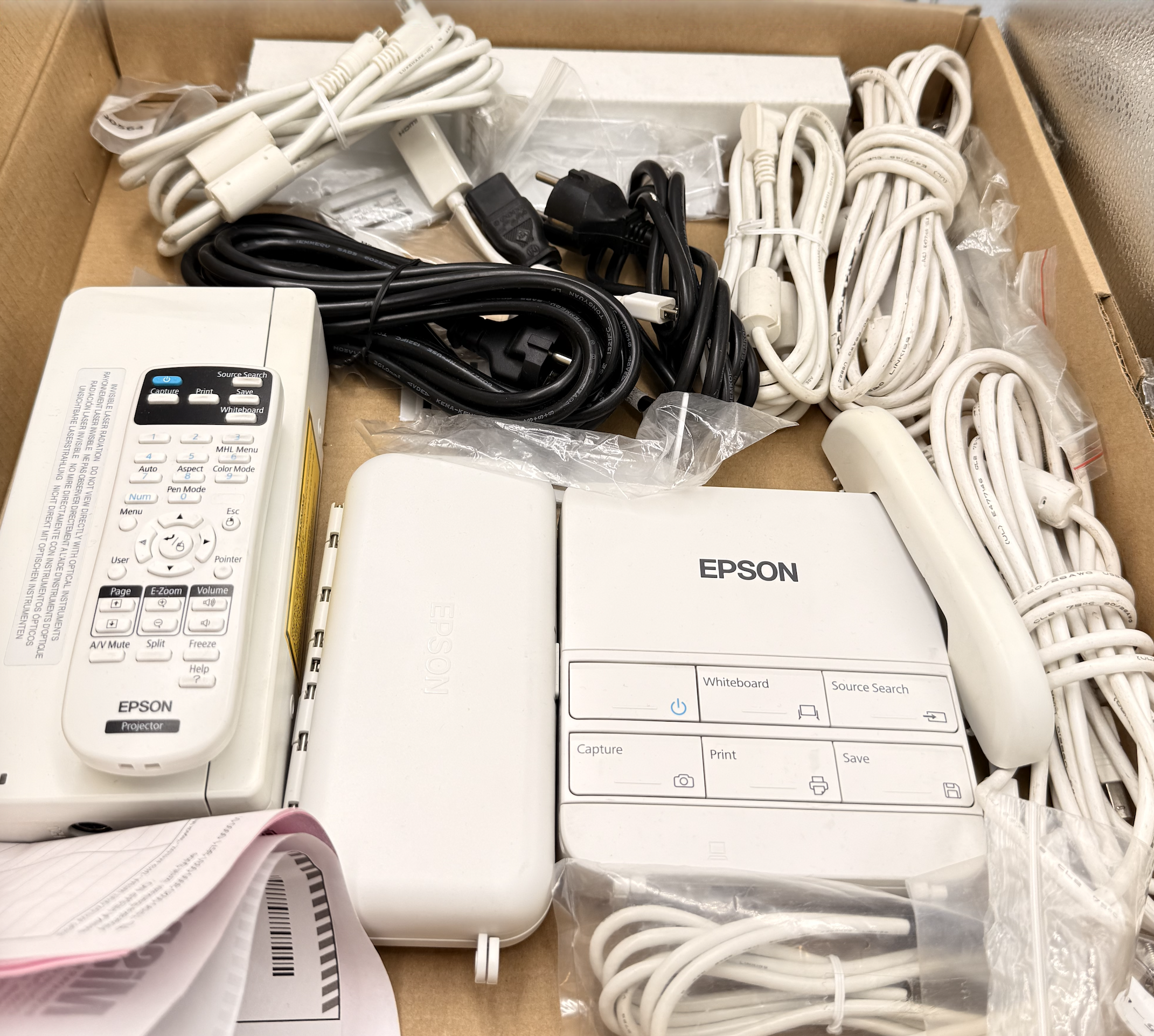 Epson EB-1430Wi Projeksiyon Cihazı - Ultra Short Throw
