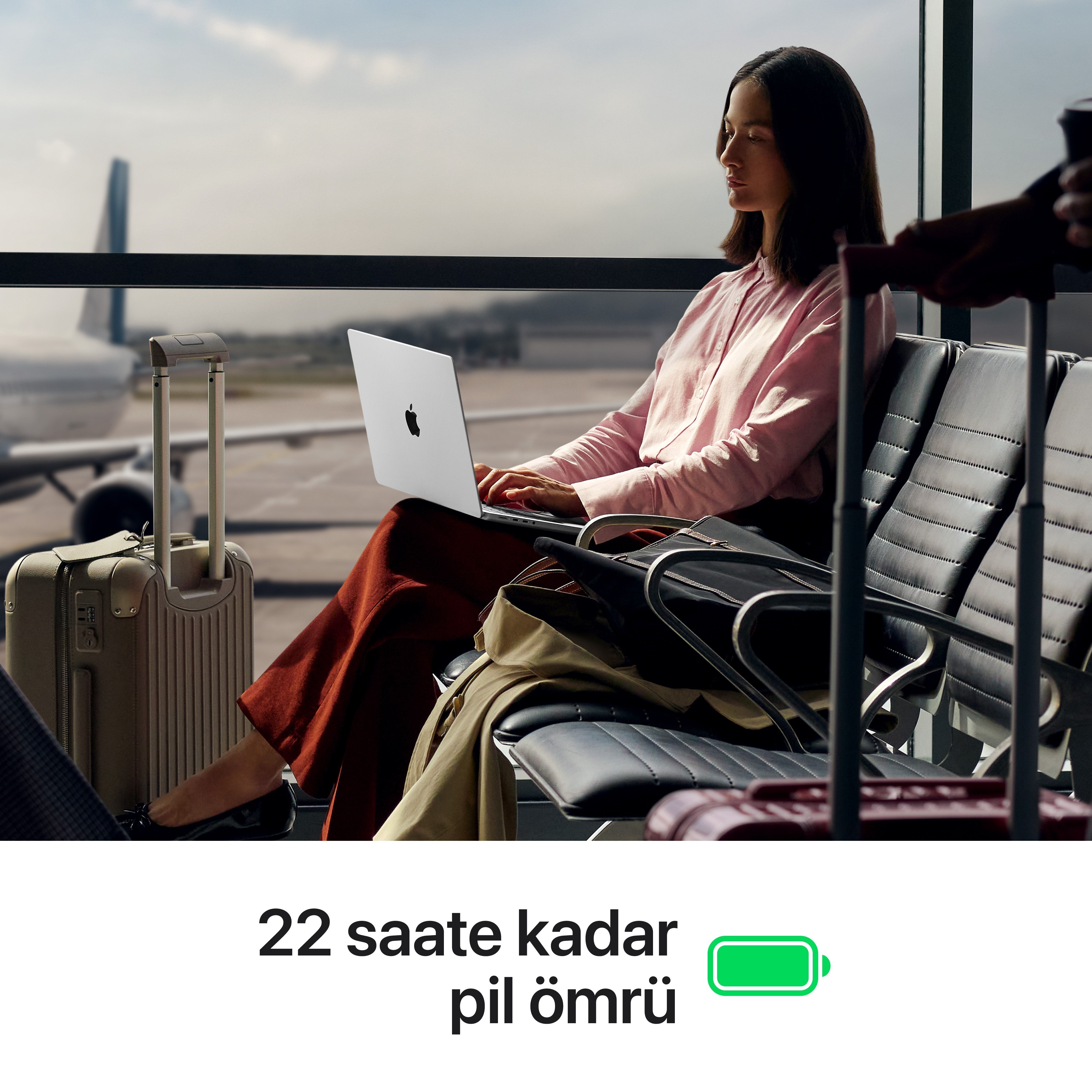 MacBook Pro 14'' 15-Core CPU 16-Core GPU Apple M5 Pro 24GB 1TB SSD Uzay Siyahı MGDR4TU/A