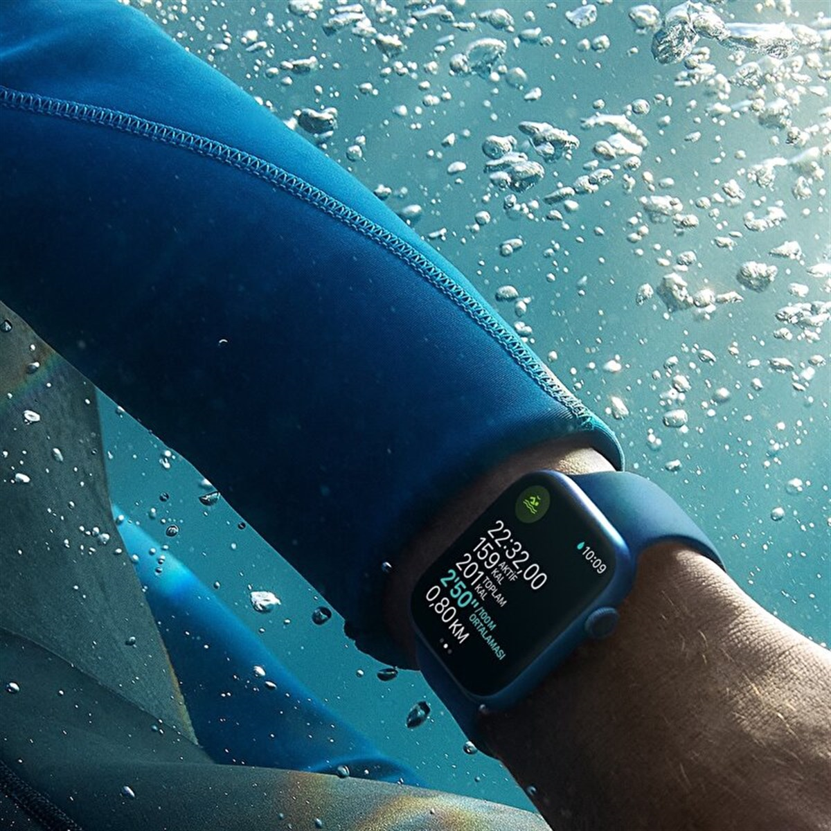 Apple Watch Series 7 GPS, 41mm Gece Yarısı Alüminyum Kasa ve Gece Yarısı Spor Kordon - MKMX3TU/A