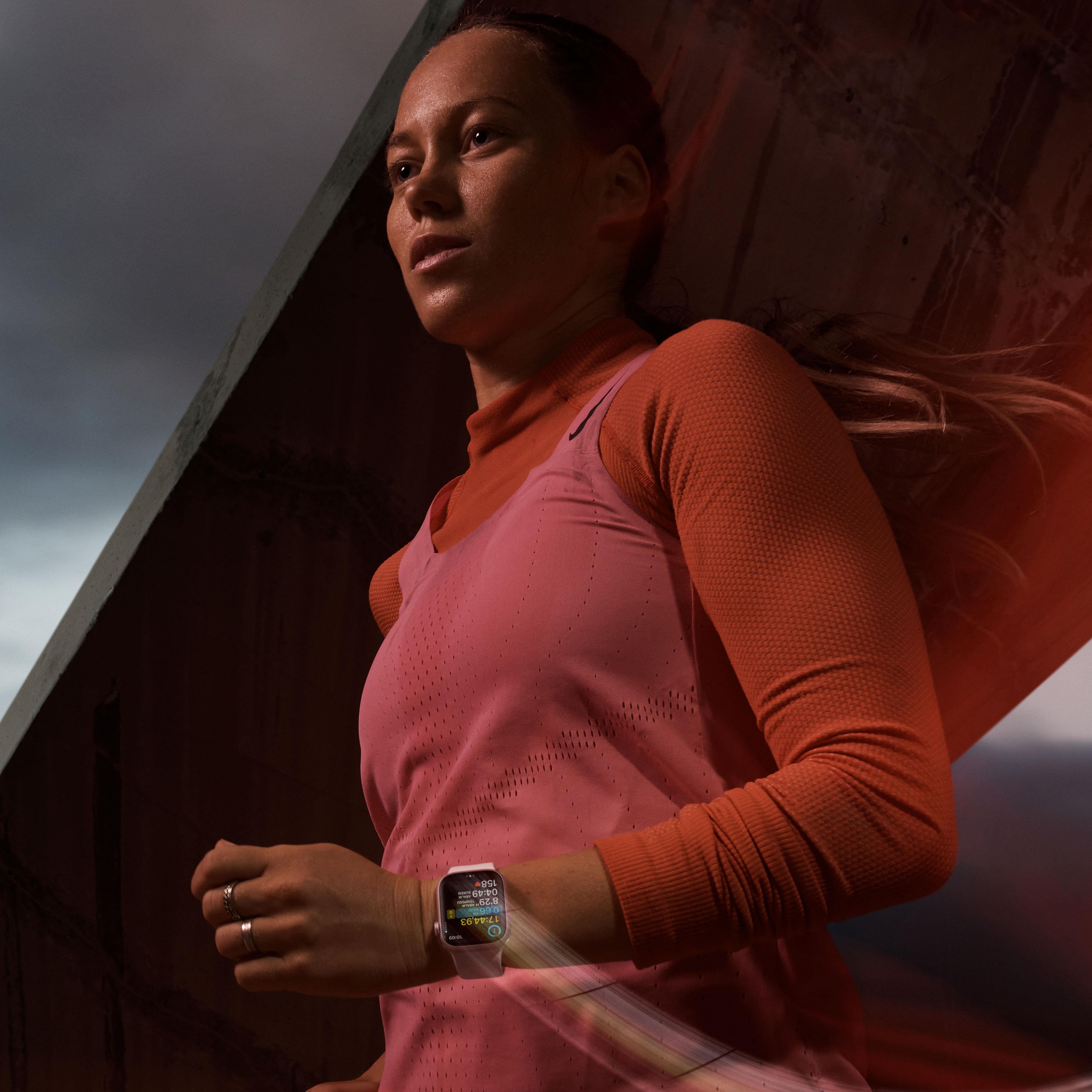 Apple Watch Series 9 GPS 45mm Gece Yarısı Alüminyum Kasa Gece Yarısı Spor Kordon (S-M) - MR993TU/A