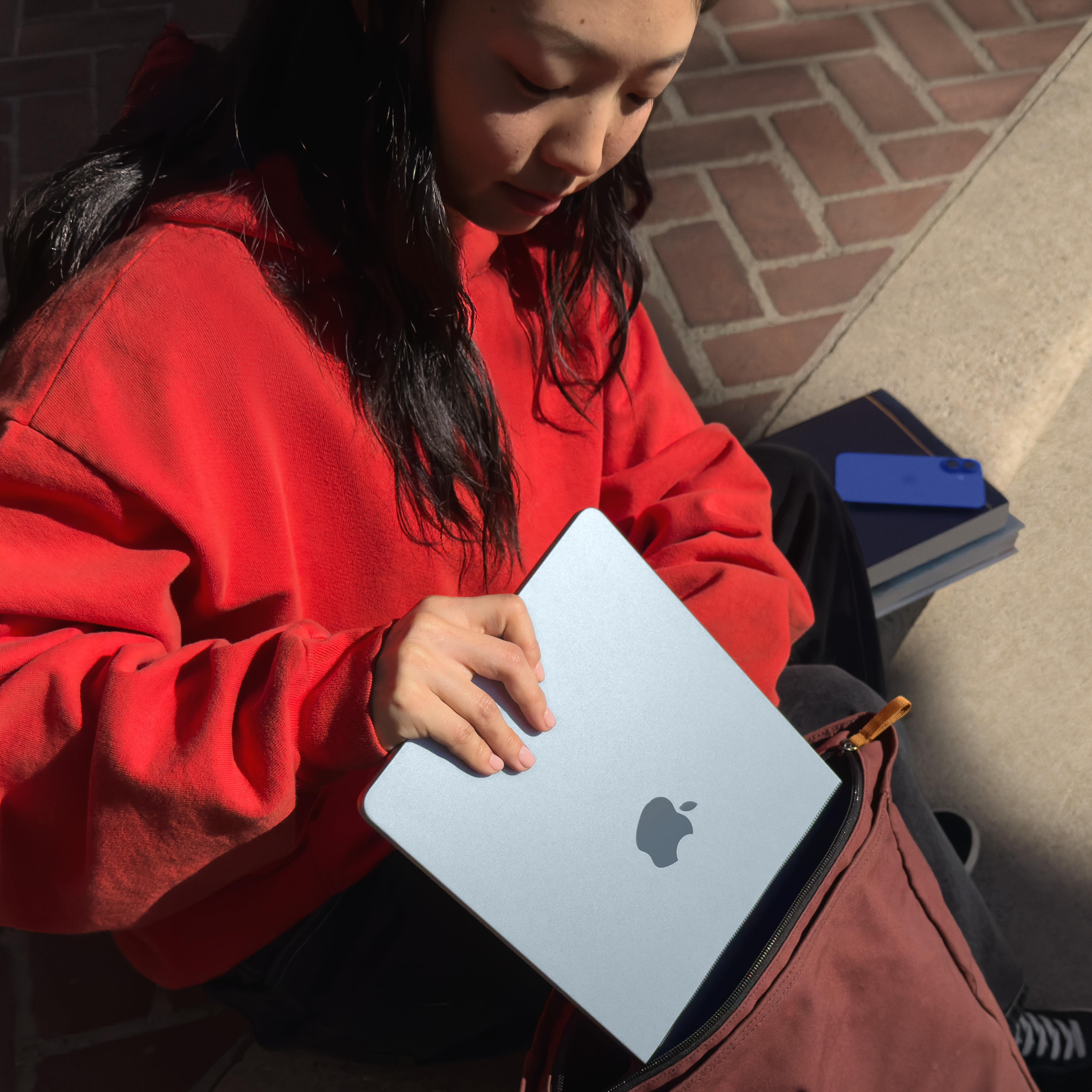 MacBook Air 13'' 10-Core CPU 8-Core GPU Apple M4 / 16GB / 256GB SSD / Gece Yarısı MW123TU/A