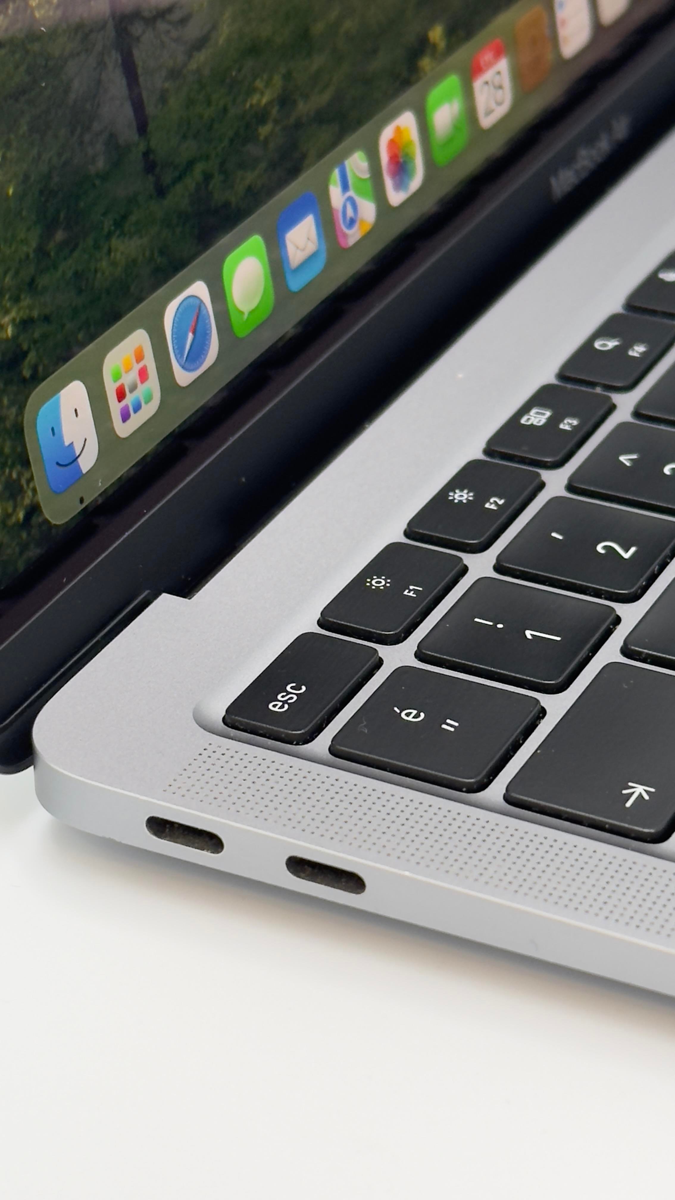 MacBook Air (M1,2020)  13.3 GRAY 8C CPU 7C GPU 16GB 256GB Z1240009KTU/A_2ND