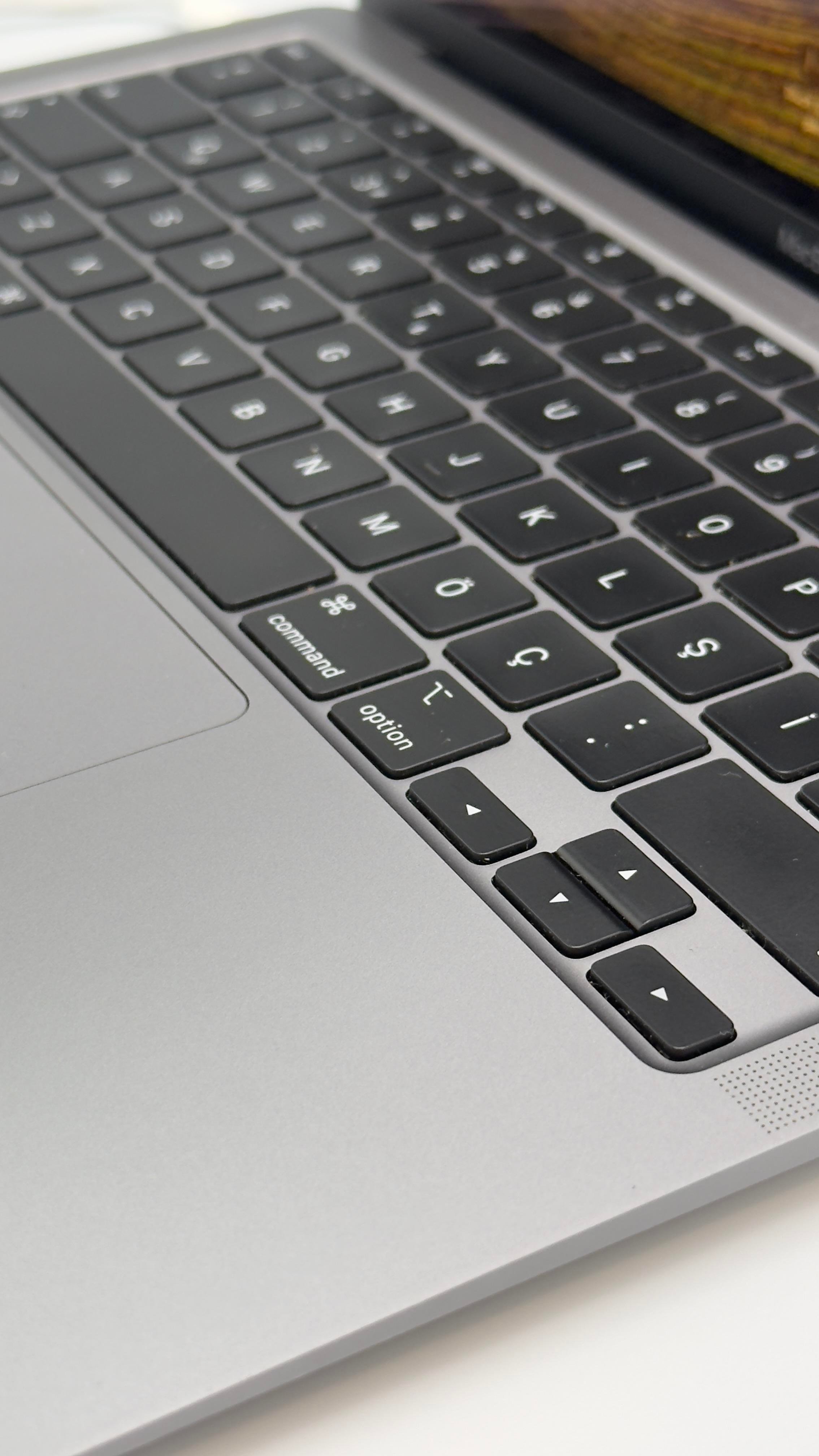 MacBook Air (M1,2020) 13.3 GRAY 8C CPU 7C GPU 16GB 256GB Z1240009KTU/A_2ND