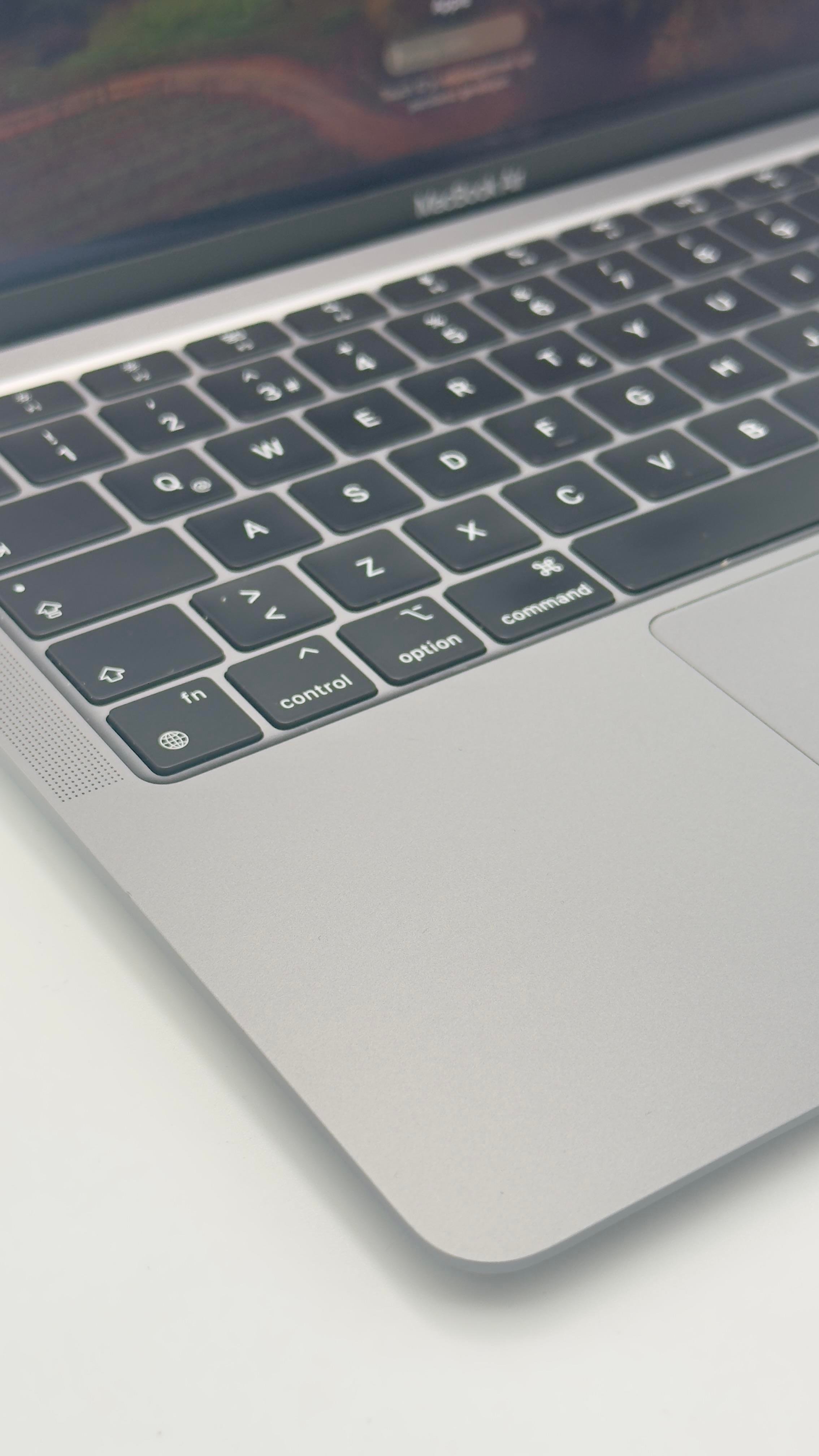 MacBook Air (M1,2020) ,13.3 GRAY 8C CPU 7C GPU 16GB 256GB Z1240009KTU/A_2ND