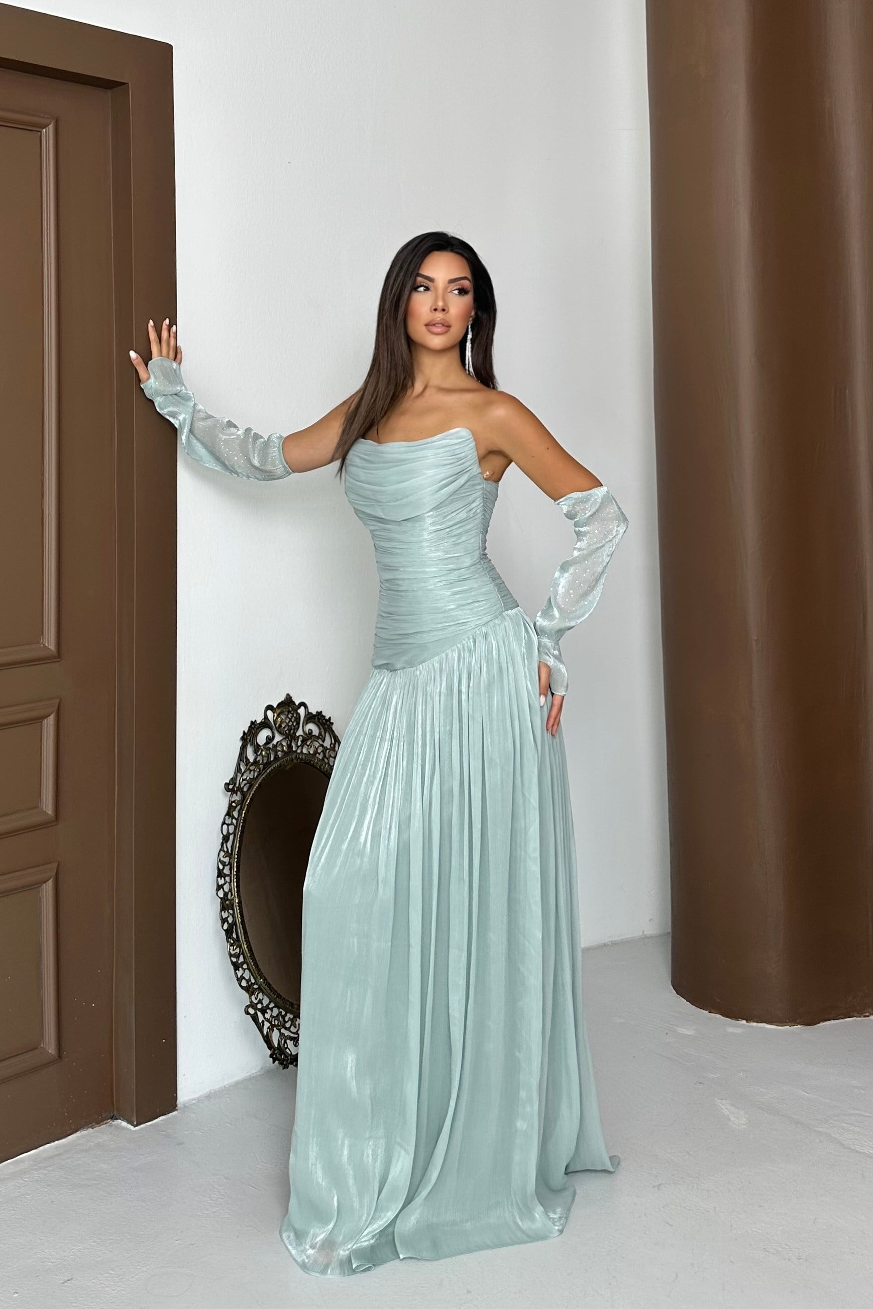 Büzgülü Ve Kollu Straplez Valentino Organze Kumaş Şık Tasarım Abiye Elbise - Mint