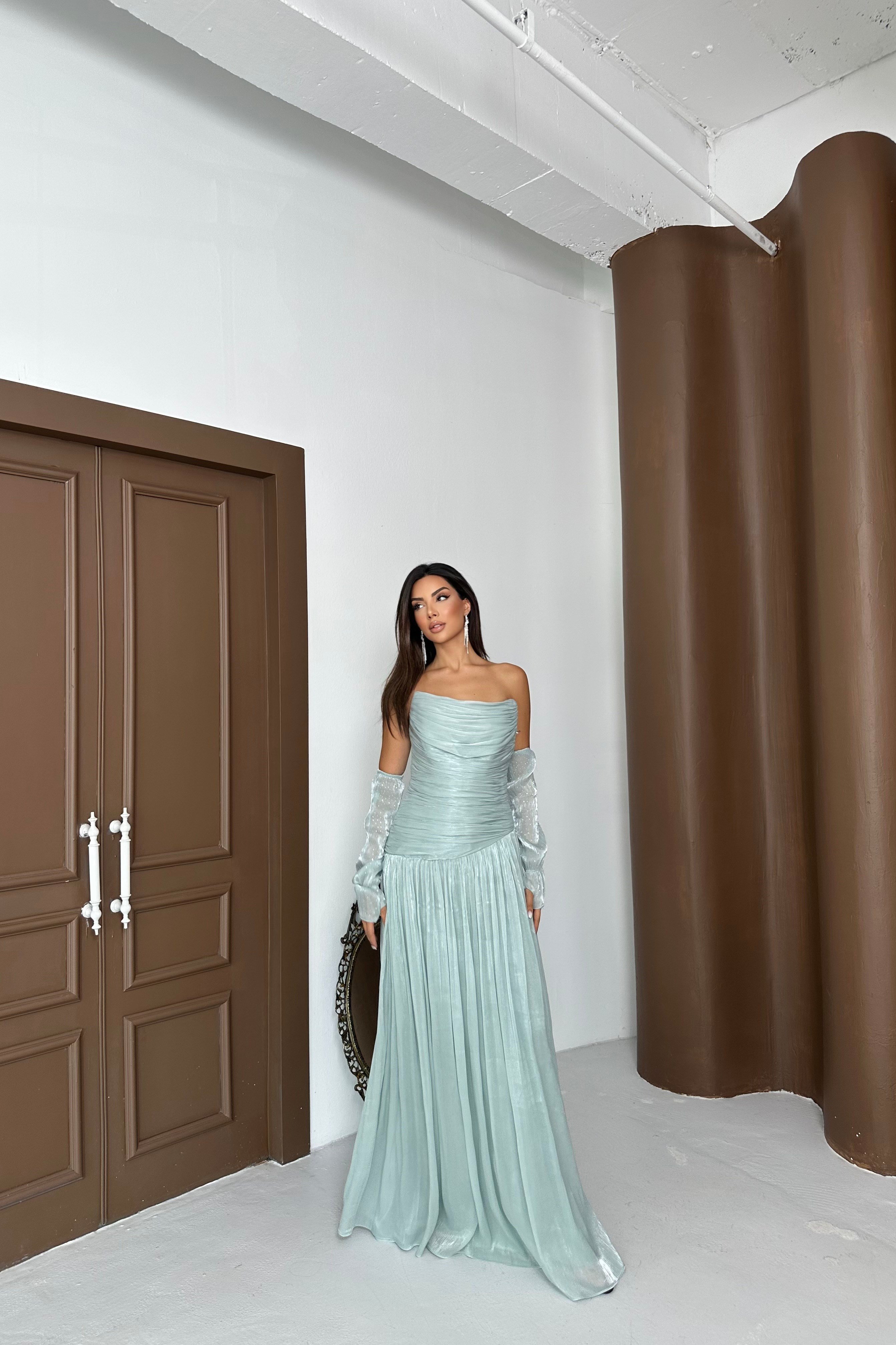 Büzgülü Ve Kollu Straplez Valentino Organze Kumaş Şık Tasarım Abiye Elbise - Mint