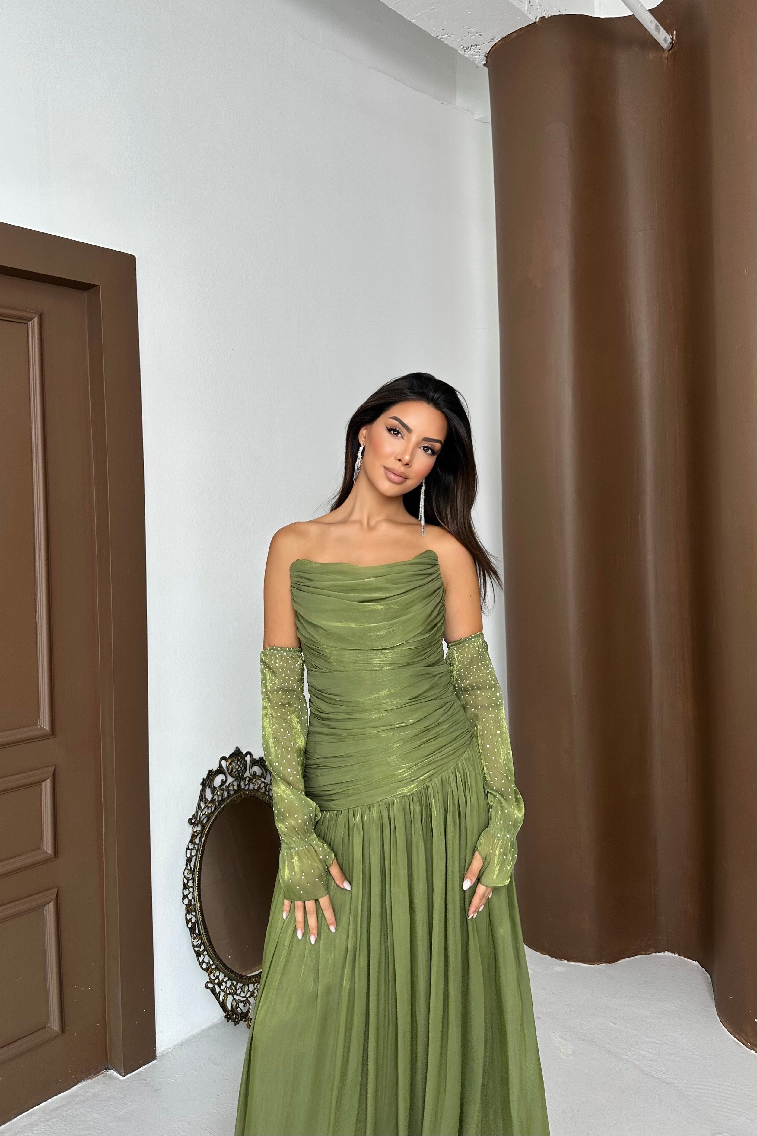 Büzgülü Ve Kollu Straplez Valentino Organze Kumaş Şık Tasarım Abiye Elbise - Haki