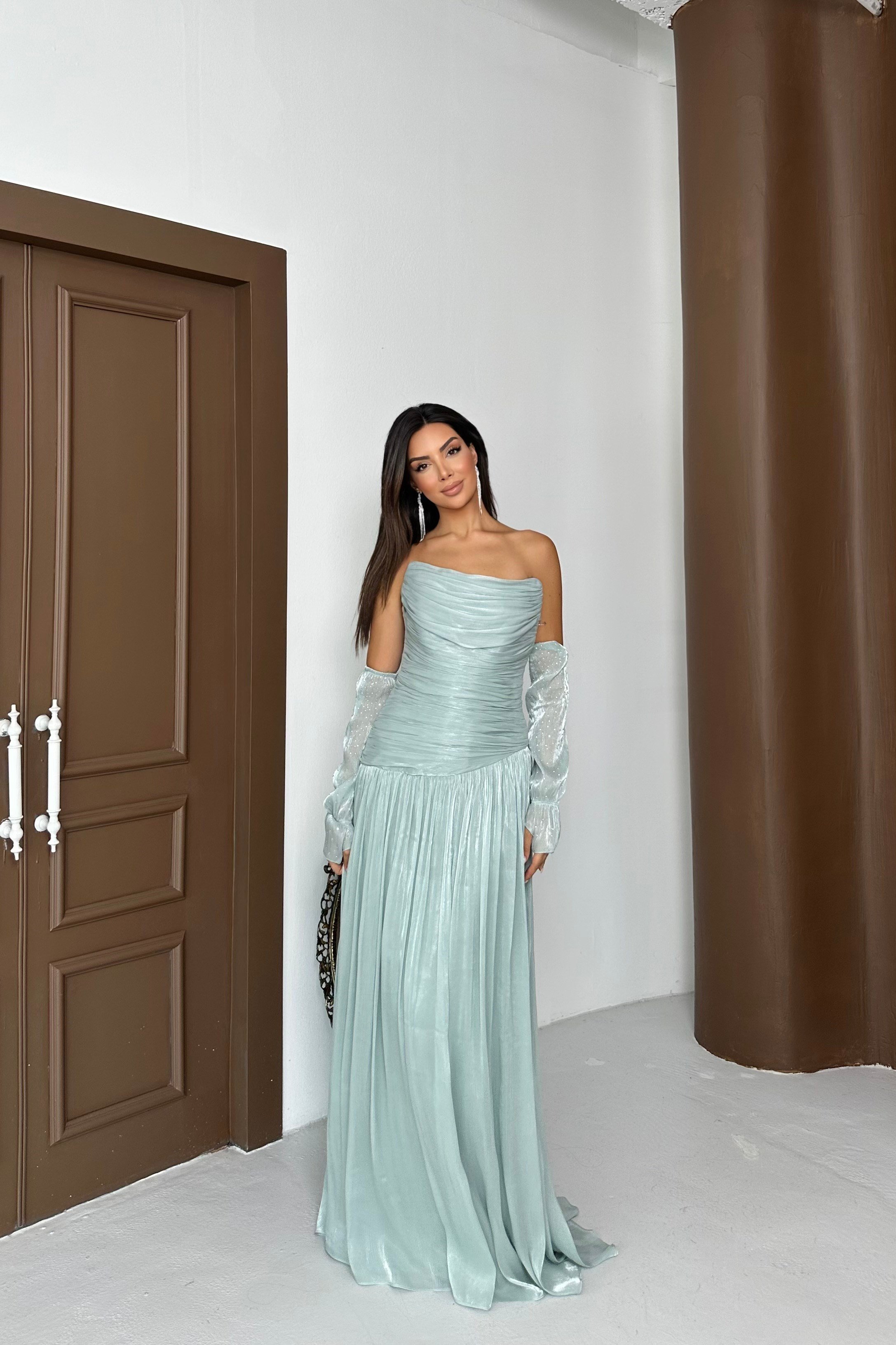 Büzgülü Ve Kollu Straplez Valentino Organze Kumaş Şık Tasarım Abiye Elbise - Mint