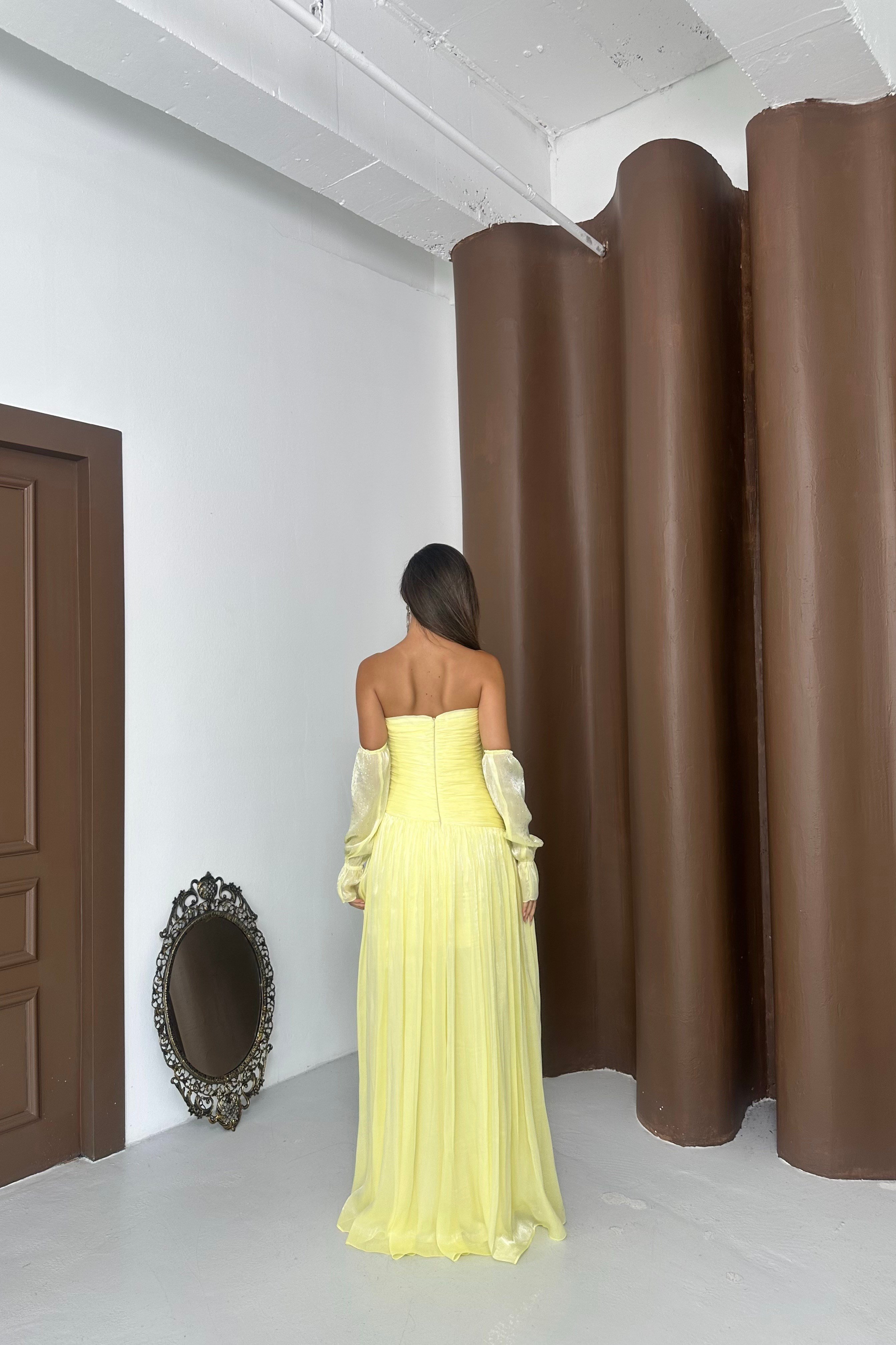 Büzgülü Ve Kollu Straplez Valentino Organze Kumaş Şık Tasarım Abiye Elbise - Sarı