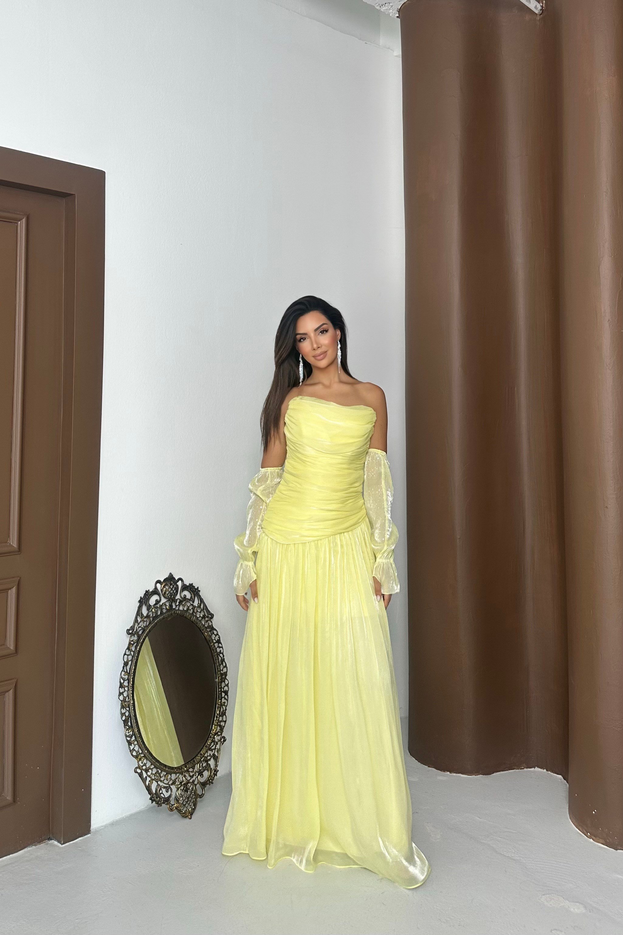 Büzgülü Ve Kollu Straplez Valentino Organze Kumaş Şık Tasarım Abiye Elbise - Sarı