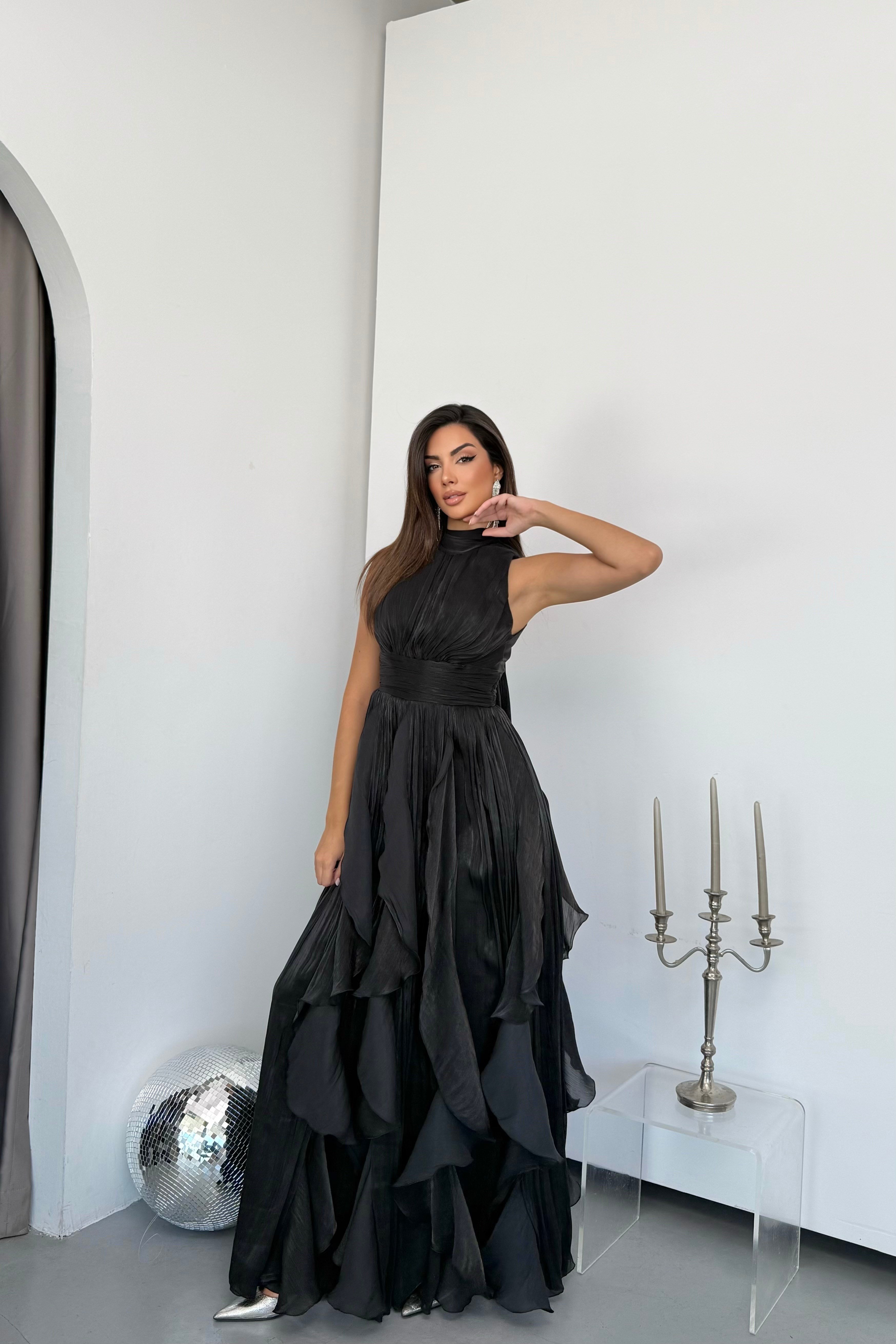 Fırfırlı Detay Janjan Halter Yaka Büzgülü Abiye Elbise - Siyah