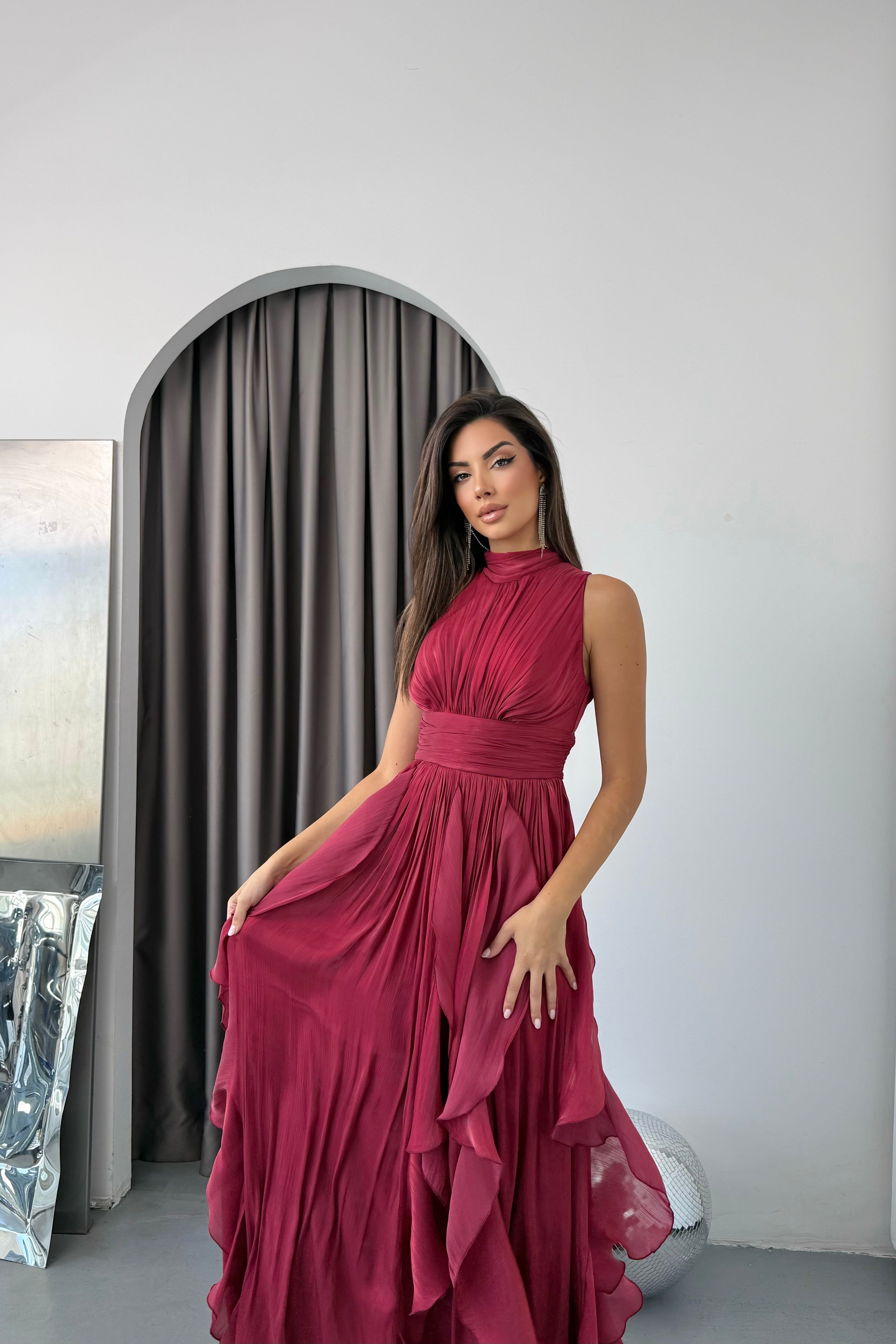 Fırfırlı Detay Janjan Halter Yaka Büzgülü Abiye Elbise - Bordo