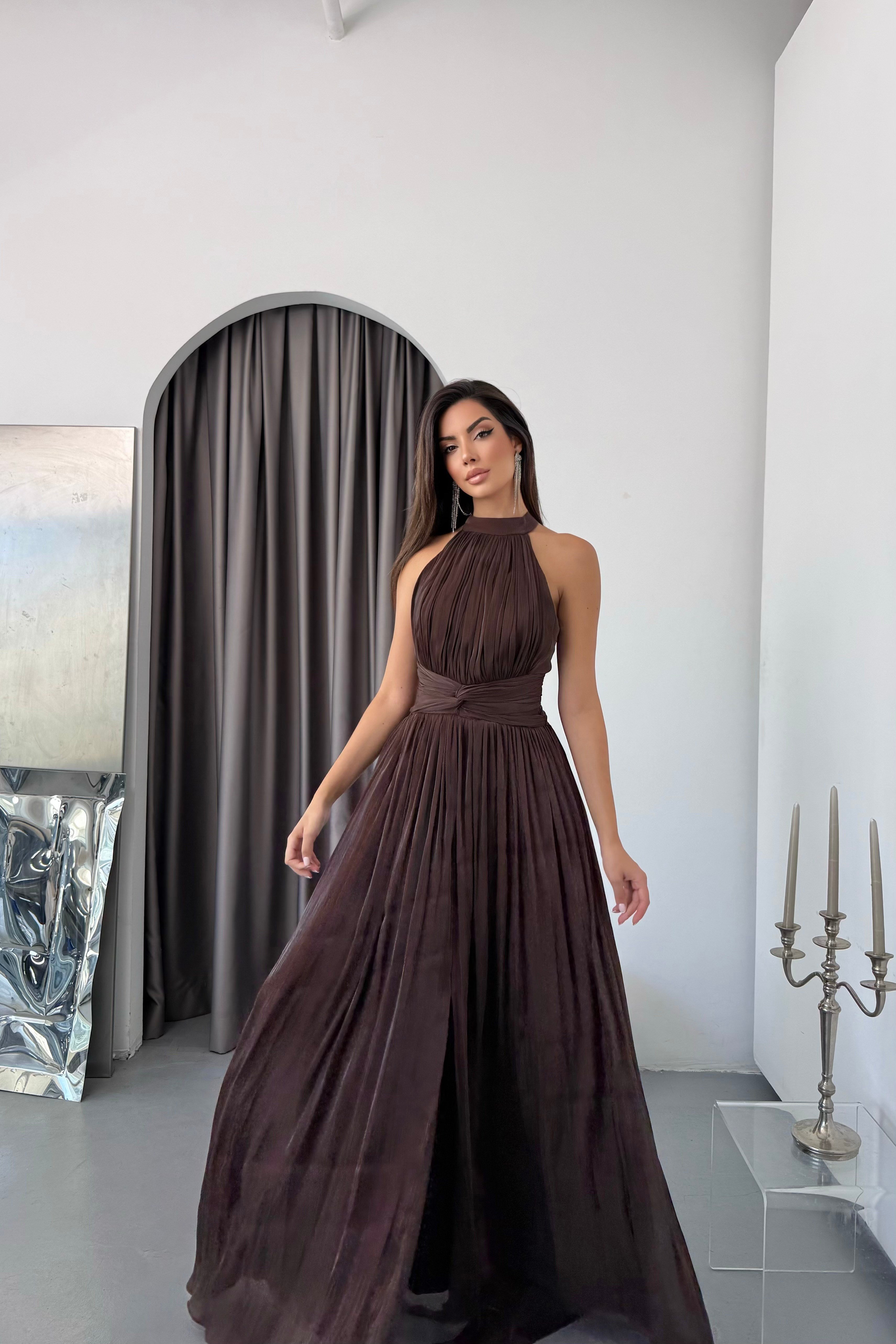 Halter Yaka Organze Janjan Beli Büzgülü Abiye Elbise -Kahverengi