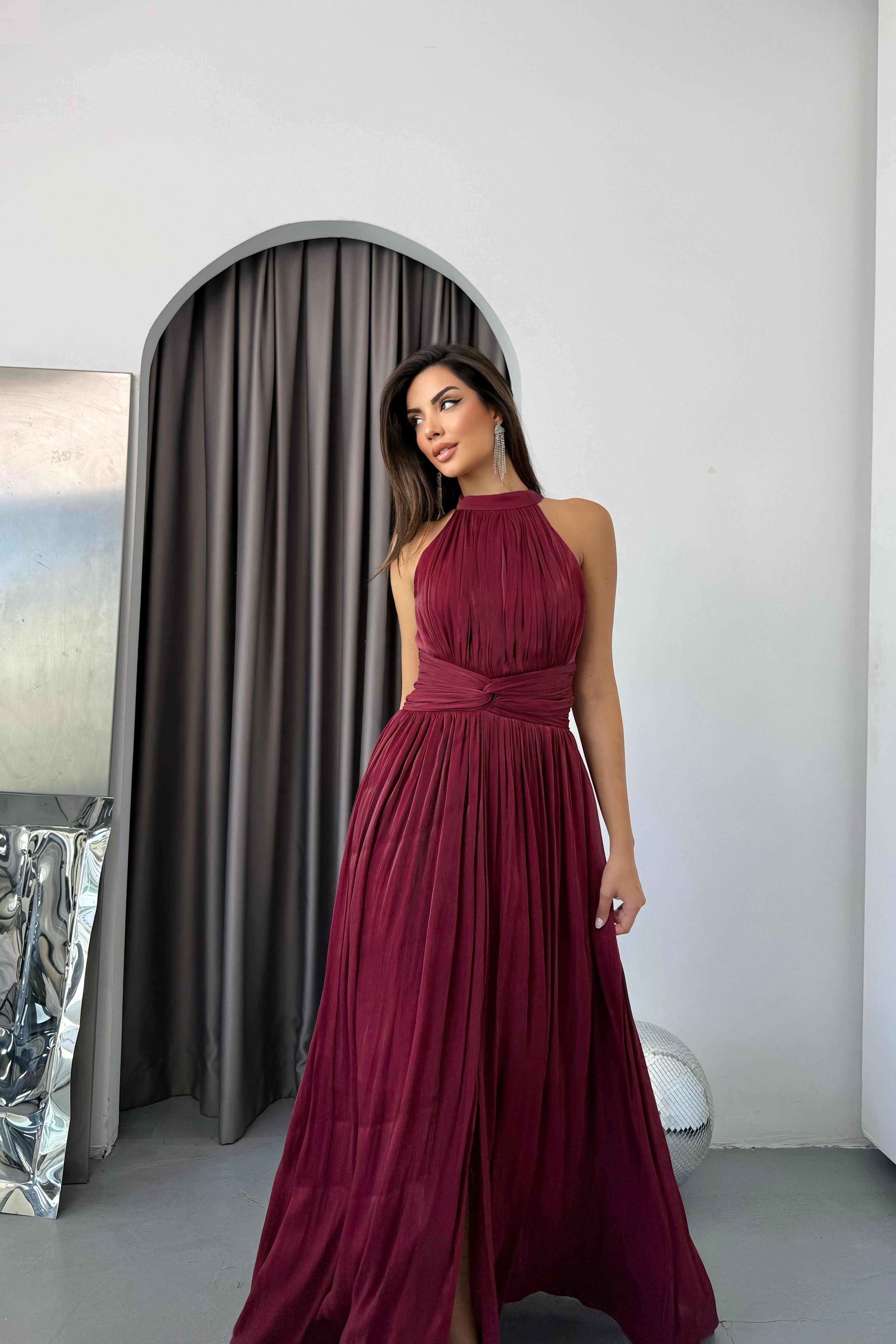 Halter Yaka Organze Janjan Beli Büzgülü Abiye Elbise -Bordo