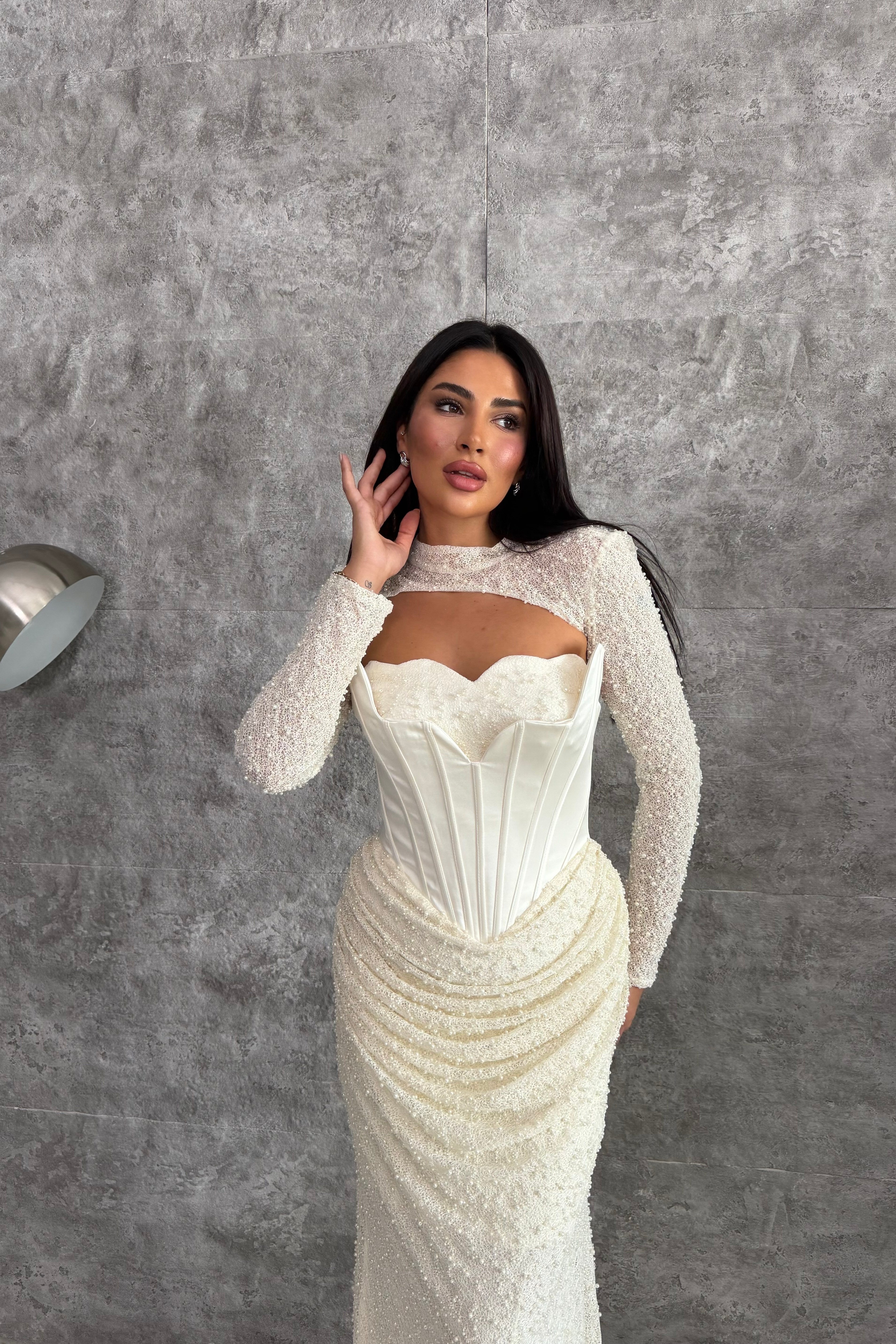 İncili Petek Kumaş Bolerolu Ve Balenli Drapeli Şık Tasarım Abiye Elbise - Bej