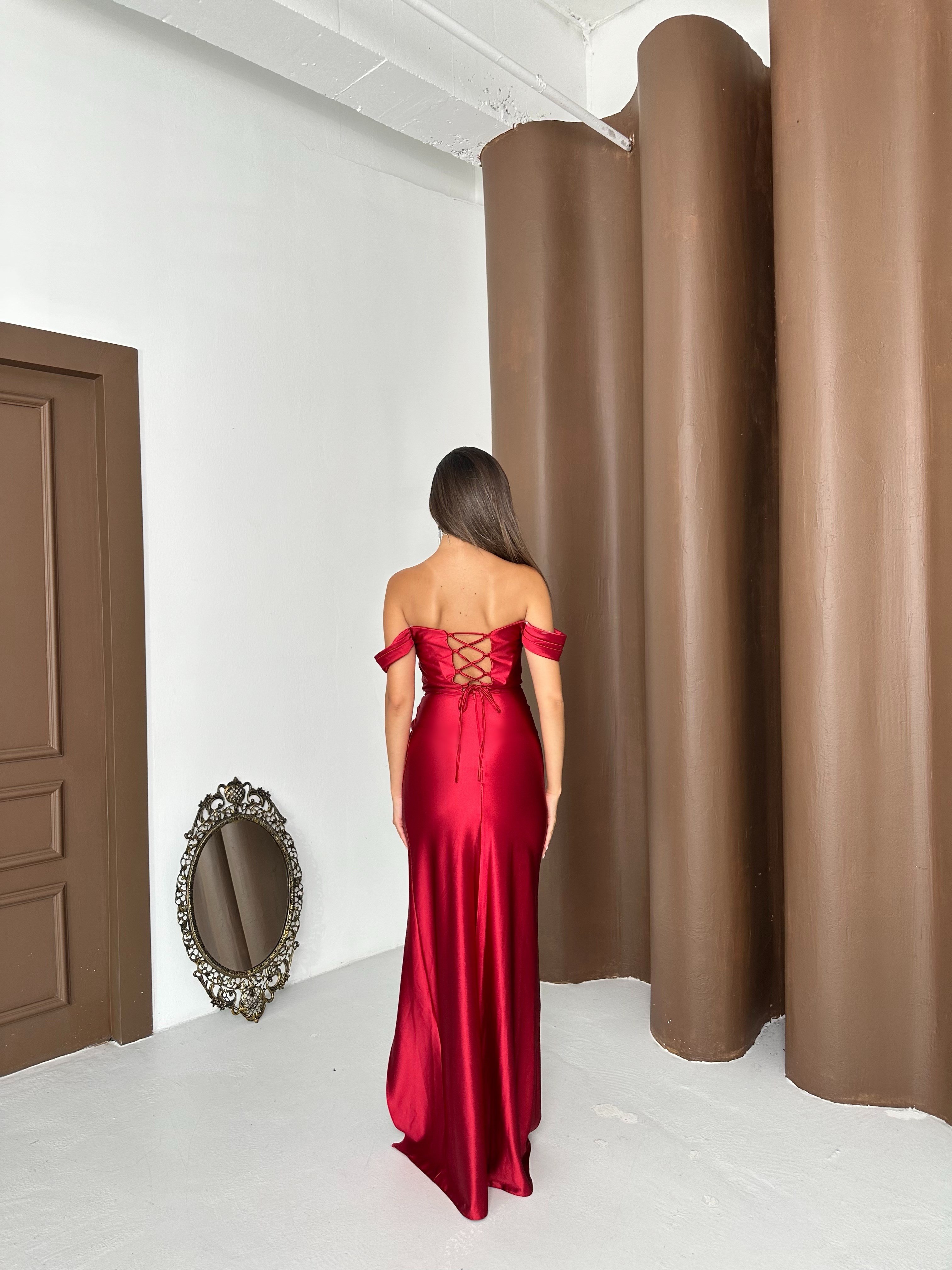 Omuz Ve Sırt Detaylı Örme Saten Düz Abiye Elbise - Açık Bordo