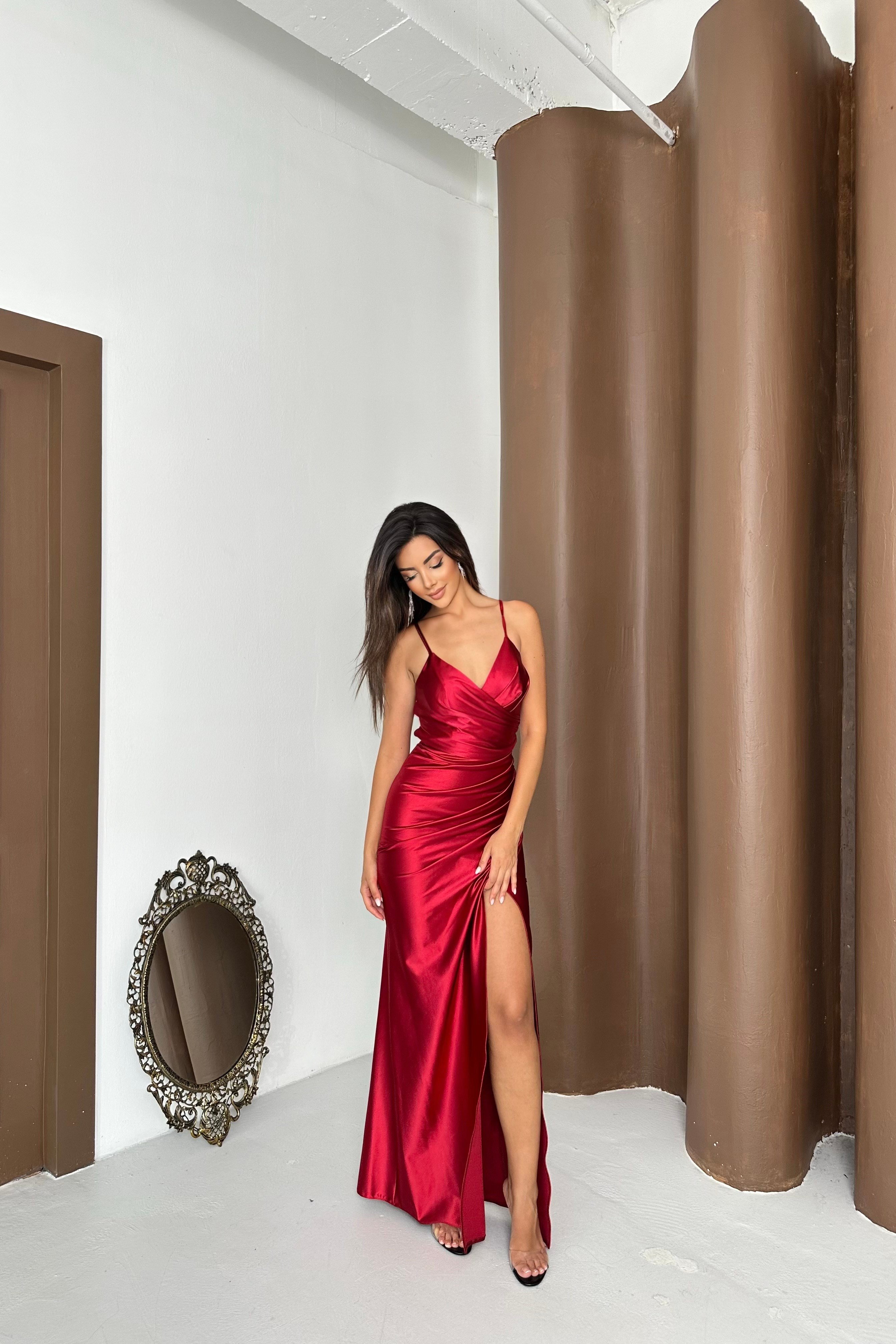 Örme Saten Sırt Bağcık Detaylı Askılı Düz Abiye Elbise - Açık Bordo