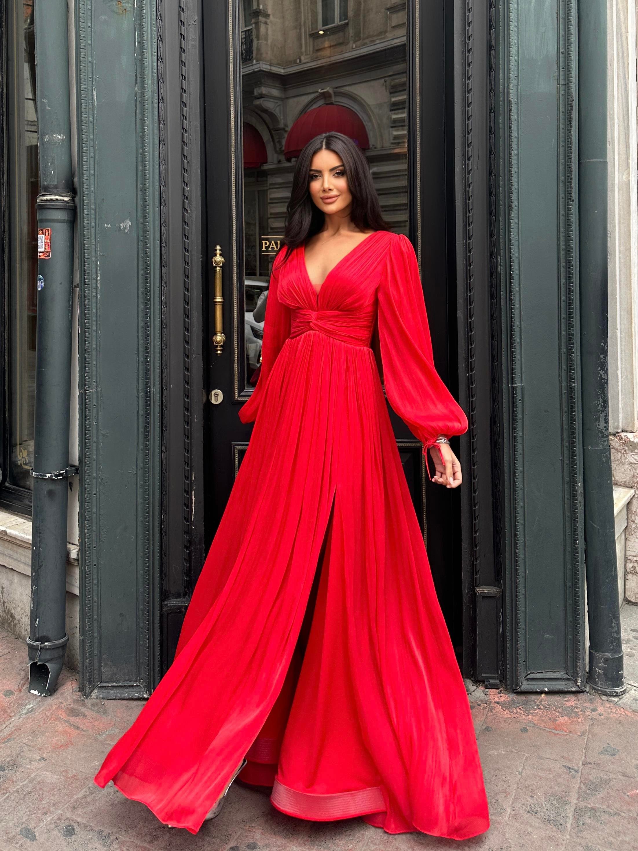 Şık Uzun Kollu Tasarım Abiye Elbise Valentino - Kırmızı