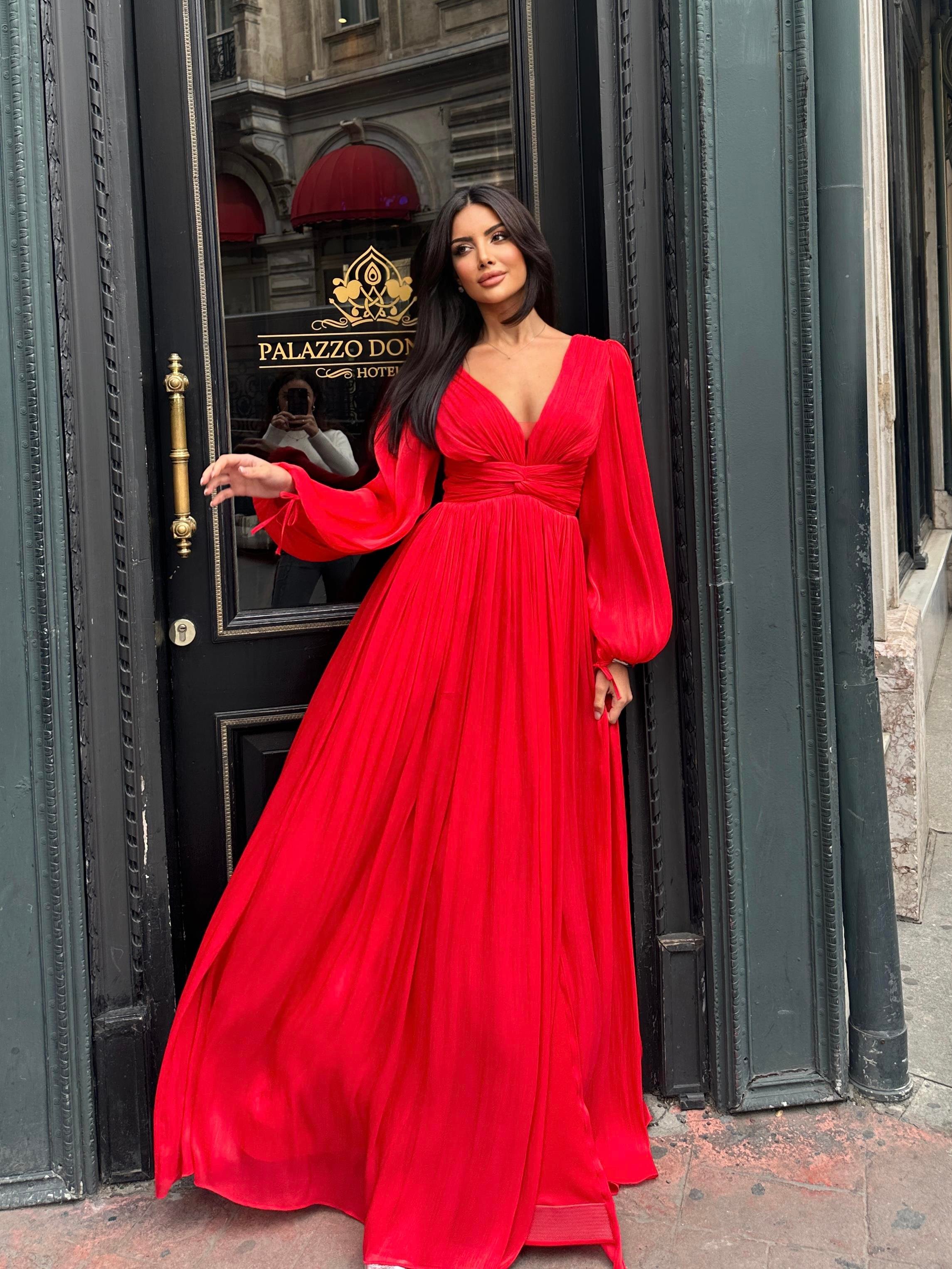 Şık Uzun Kollu Tasarım Abiye Elbise Valentino - Kırmızı